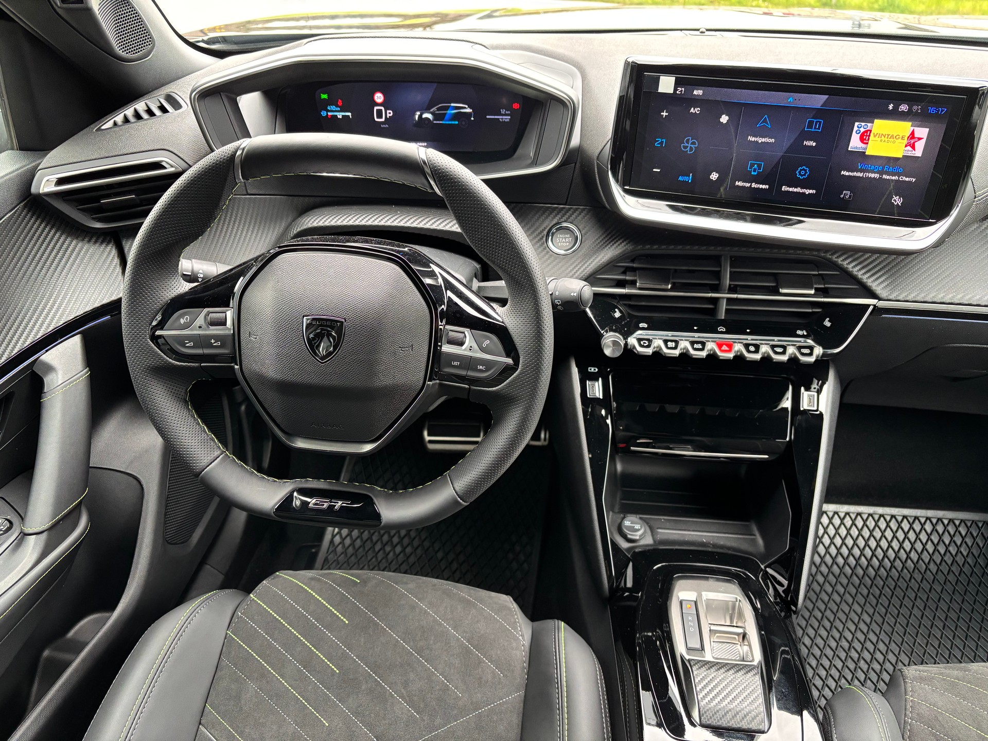 PEUGEOT 2008 1.2 145 MHEV GT-image-6