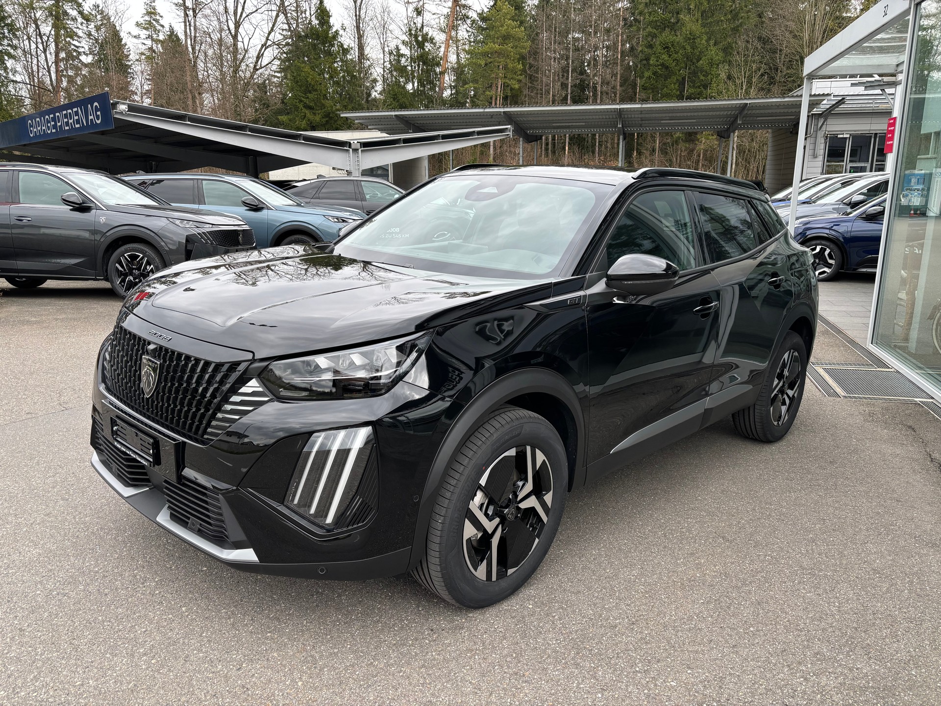 PEUGEOT 2008 1.2 145 MHEV GT-image-1