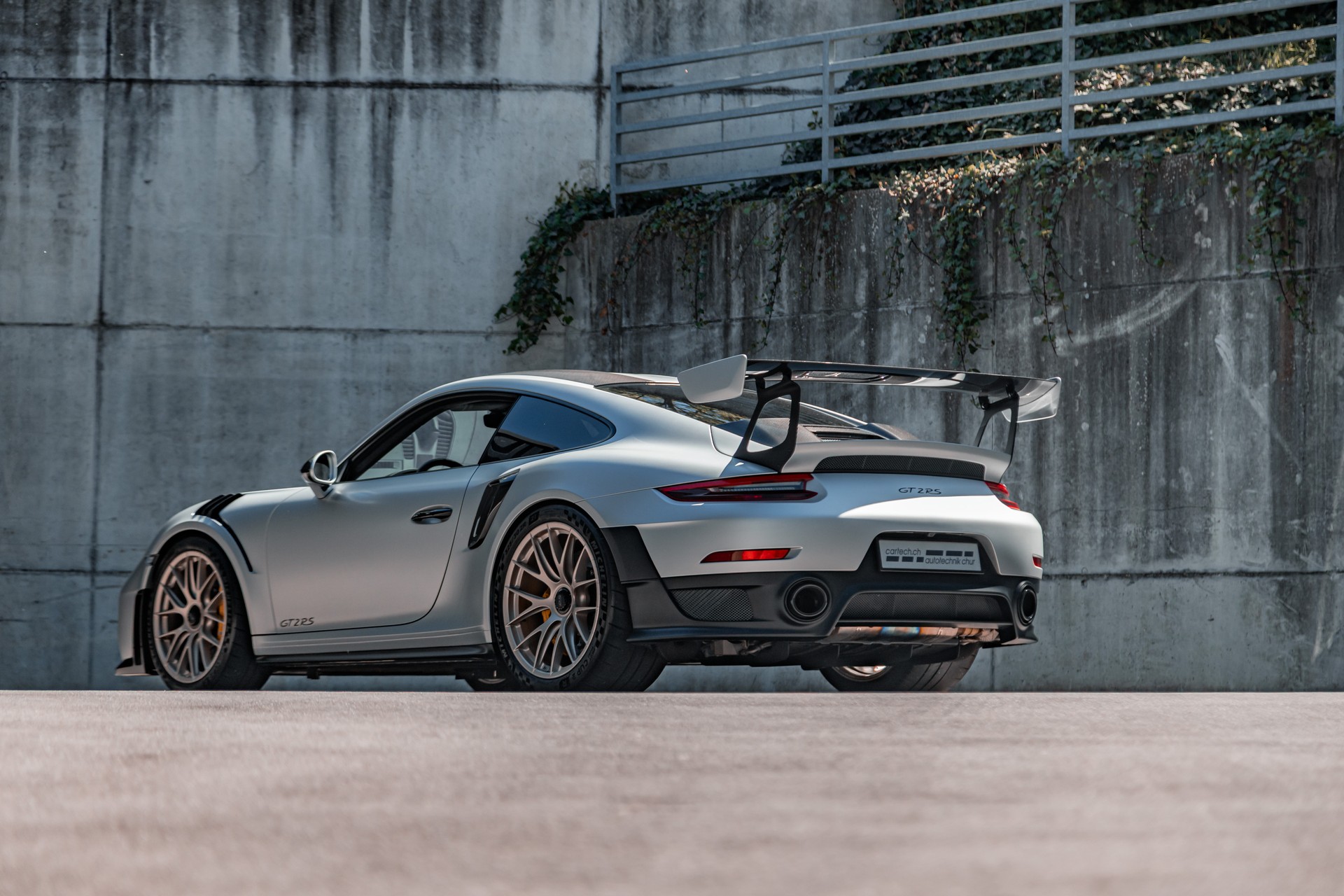 PORSCHE 911 GT2 RS PDK-image-1