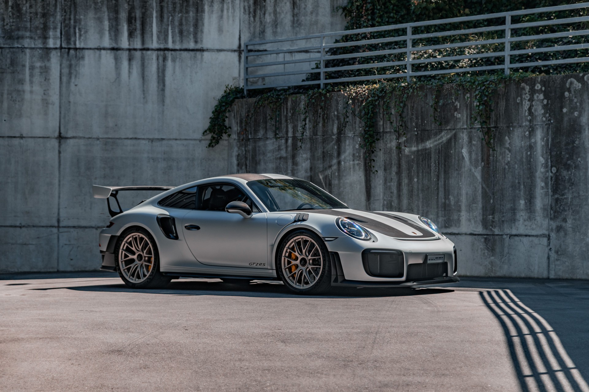 PORSCHE 911 GT2 RS PDK-image-12
