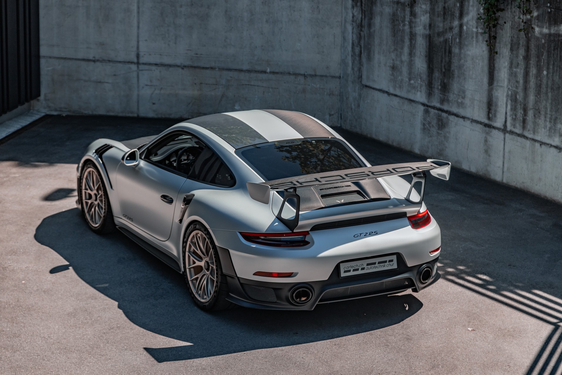 PORSCHE 911 GT2 RS PDK-image-5
