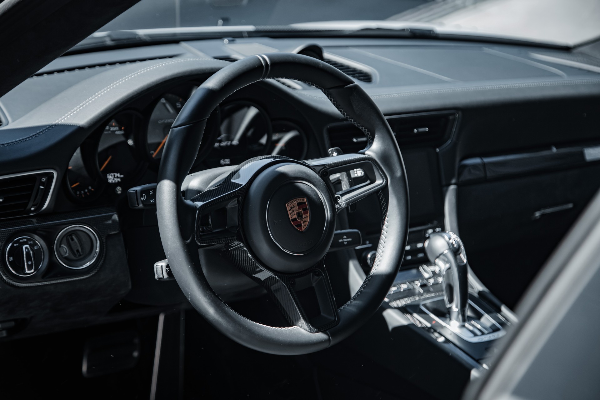 PORSCHE 911 GT2 RS PDK-image-20