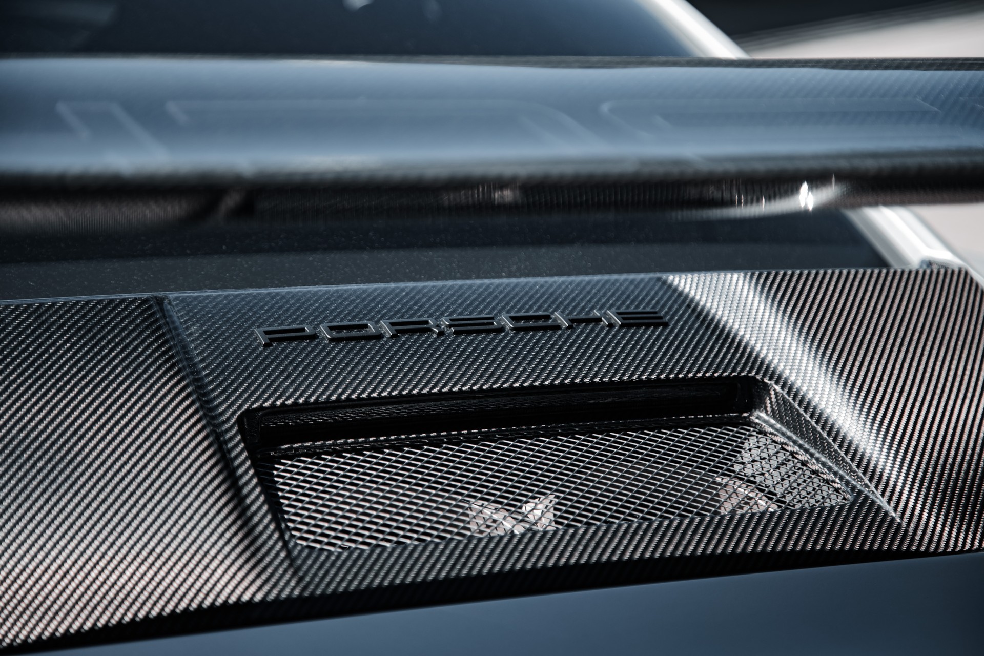 PORSCHE 911 GT2 RS PDK-image-9
