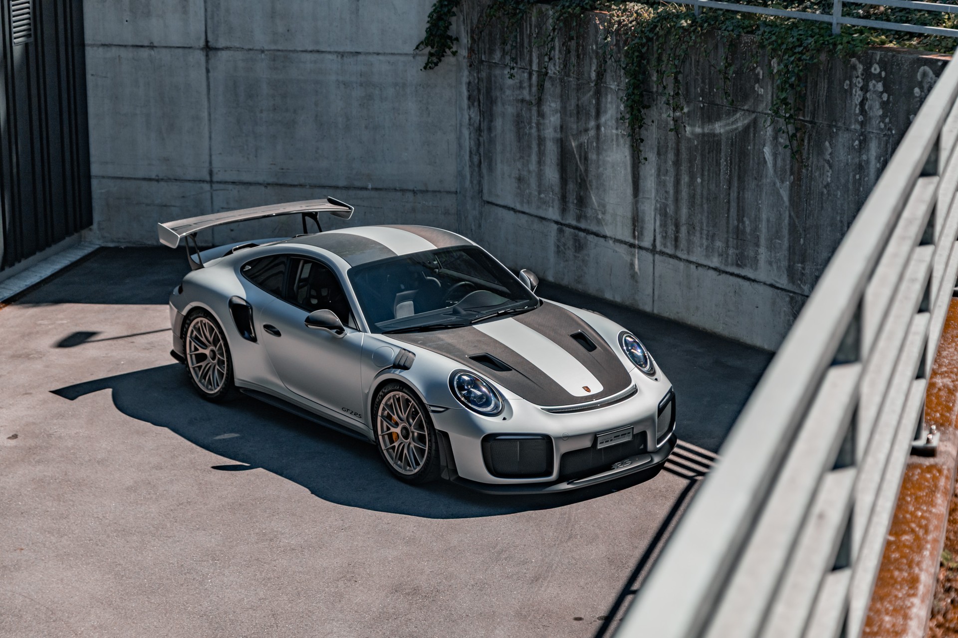 PORSCHE 911 GT2 RS PDK-image-15