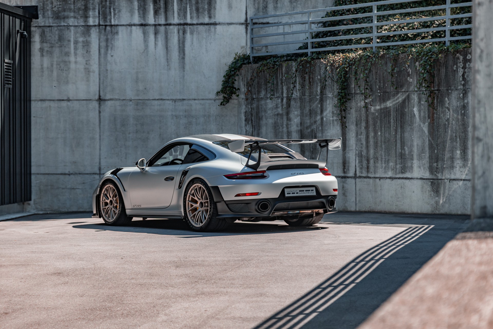 PORSCHE 911 GT2 RS PDK-image-2
