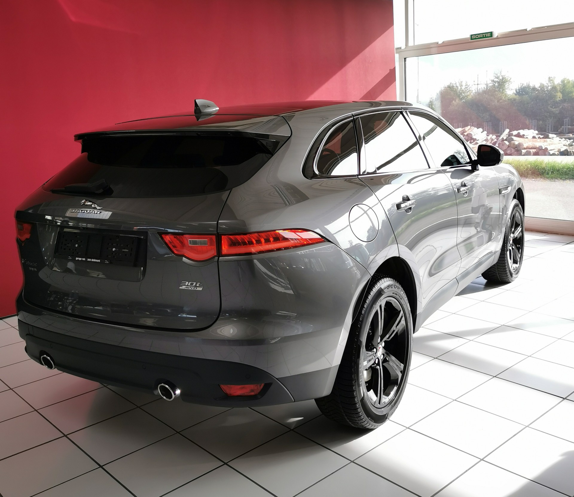 JAGUAR 2.0 T 300 Prestige AWD-image-1