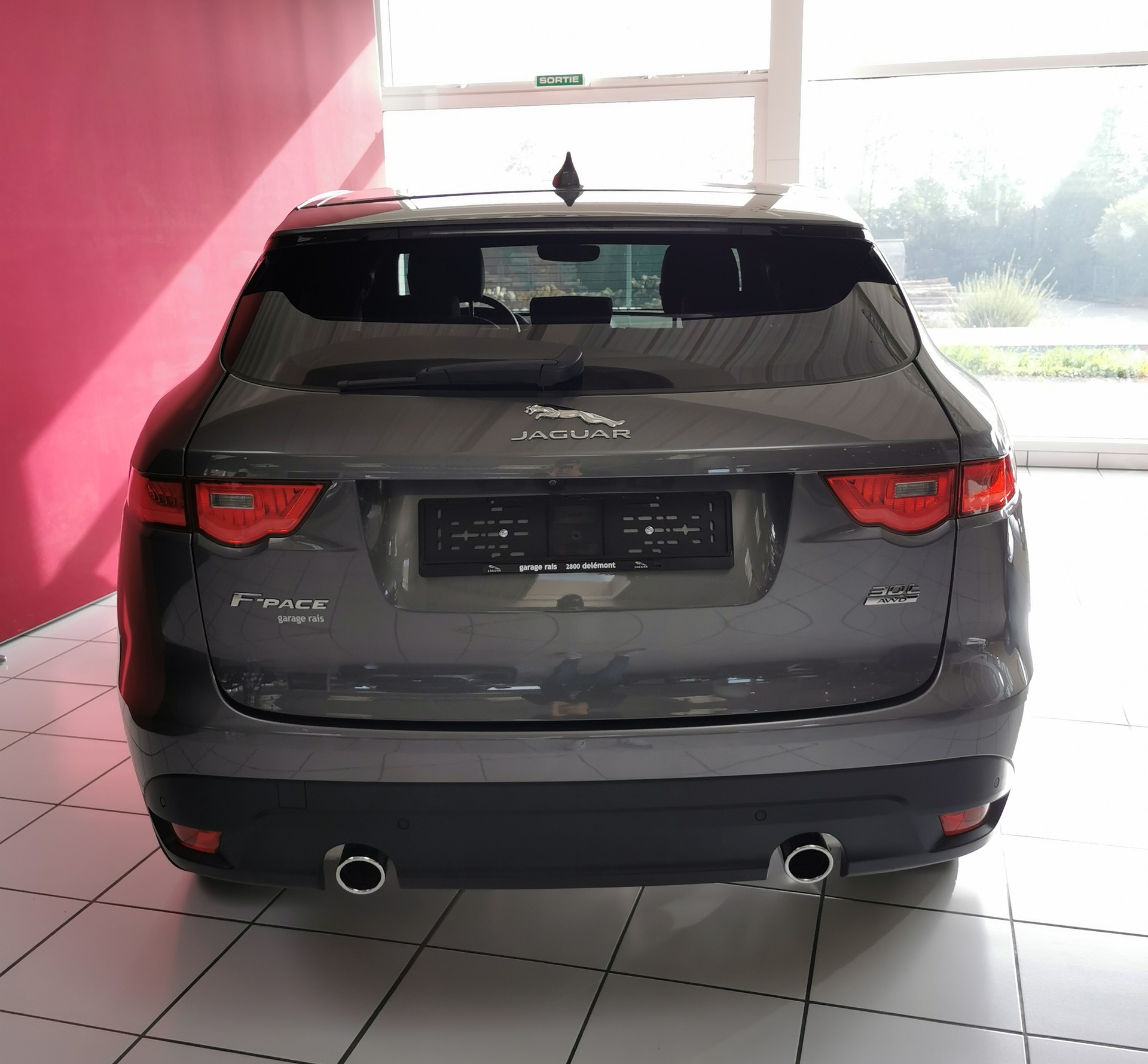 JAGUAR 2.0 T 300 Prestige AWD-image-3