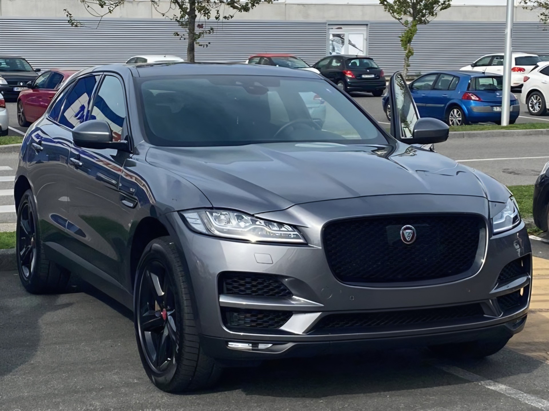 JAGUAR 2.0 T 300 Prestige AWD-image-0