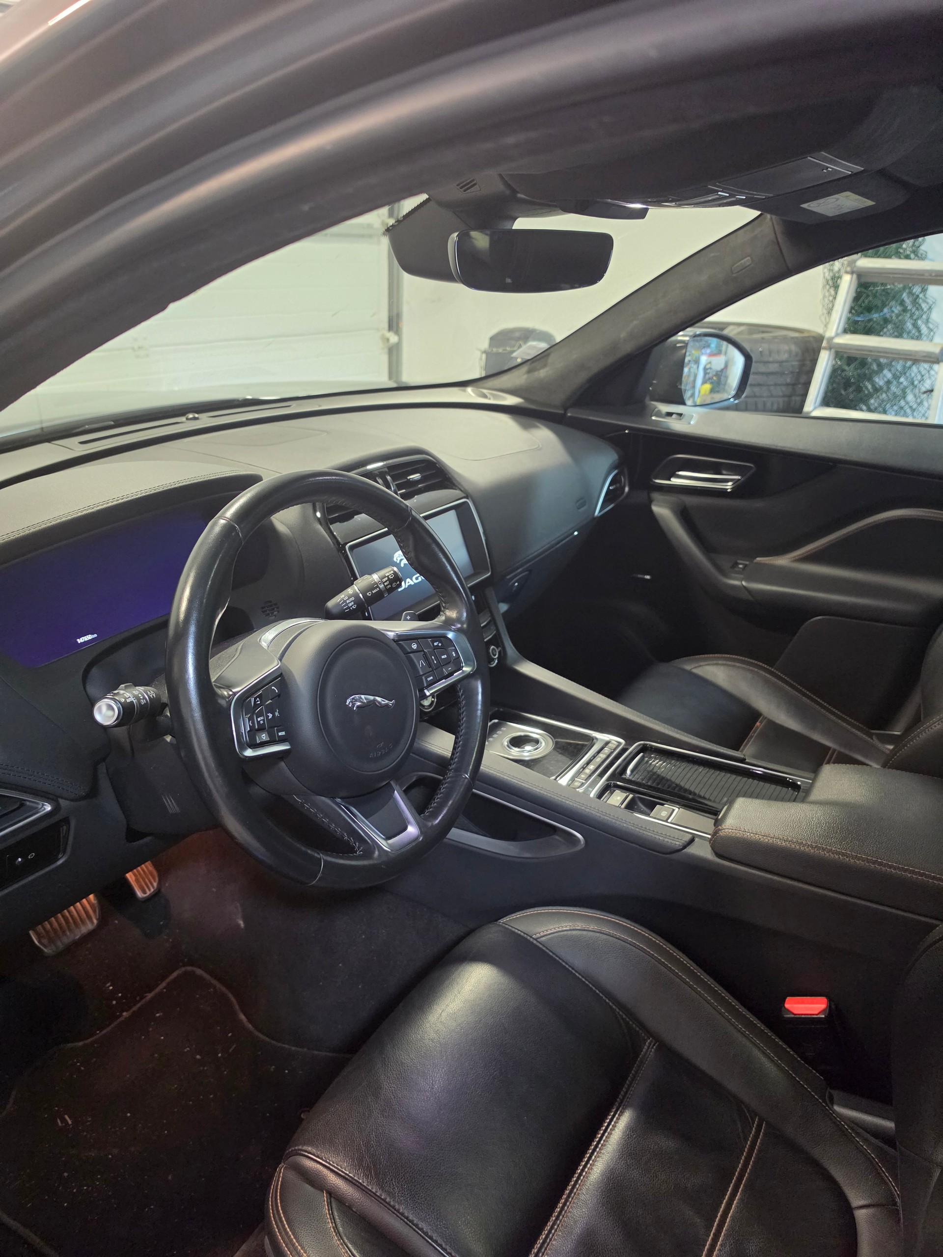 JAGUAR 2.0 T 300 Prestige AWD-image-4