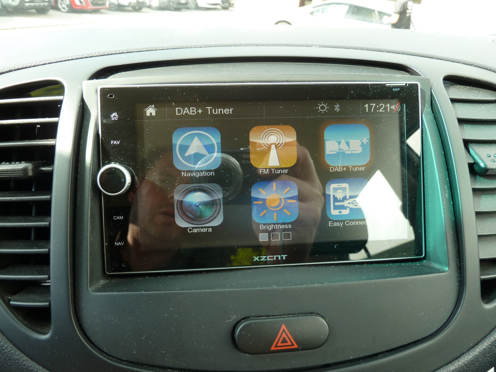 HYUNDAI i10 1.1 Comfort-image-16