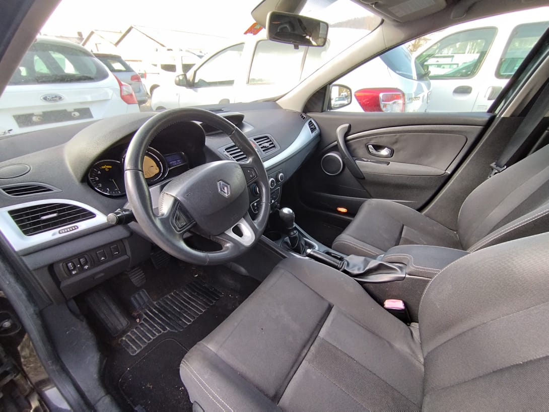 RENAULT Mégane 1.5 dCi Dynamique-image-8