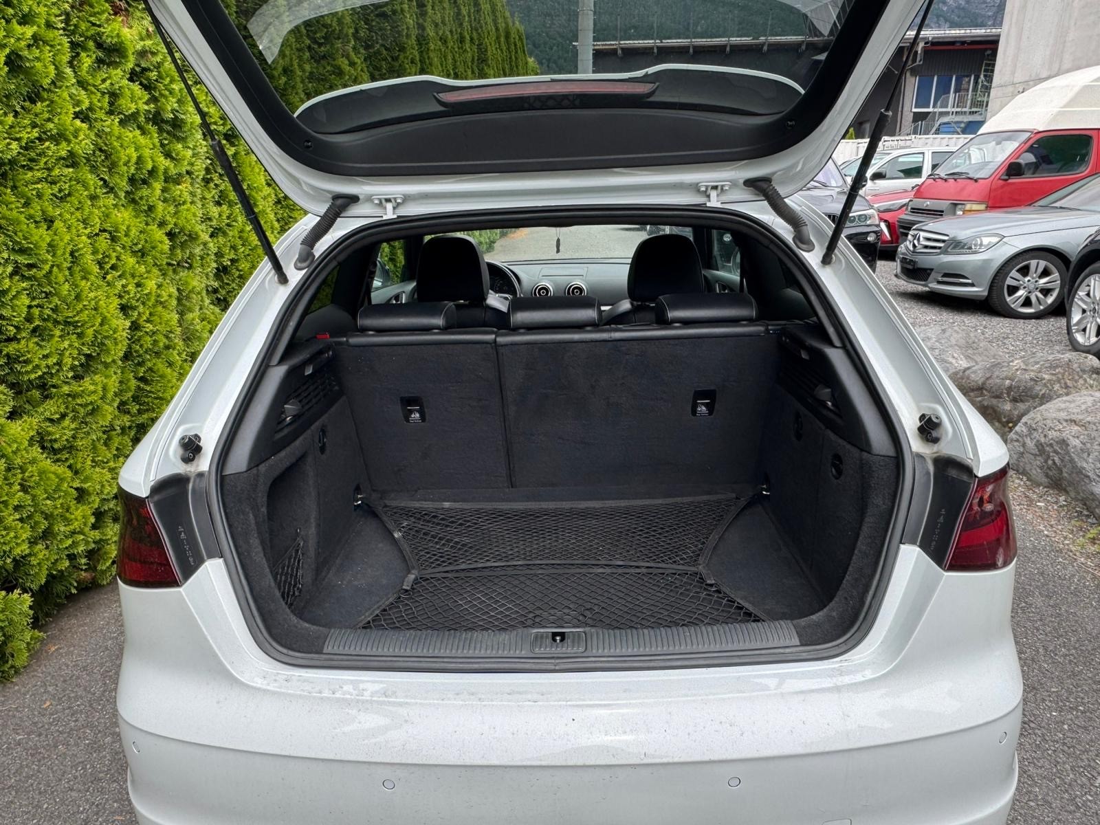 AUDI A3 2.0 TDI Ambition S-tronic-image-3