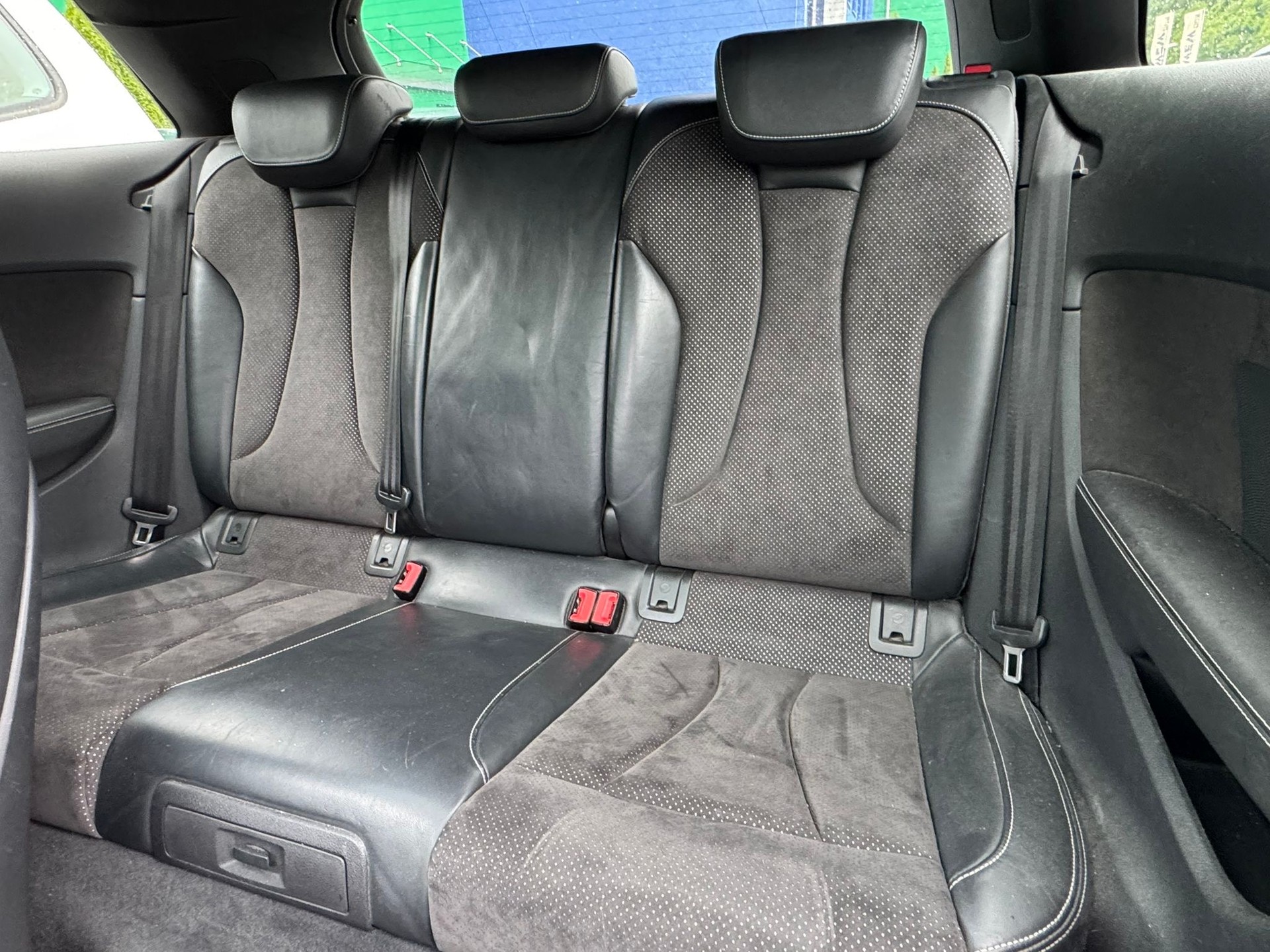 AUDI A3 2.0 TDI Ambition S-tronic-image-11