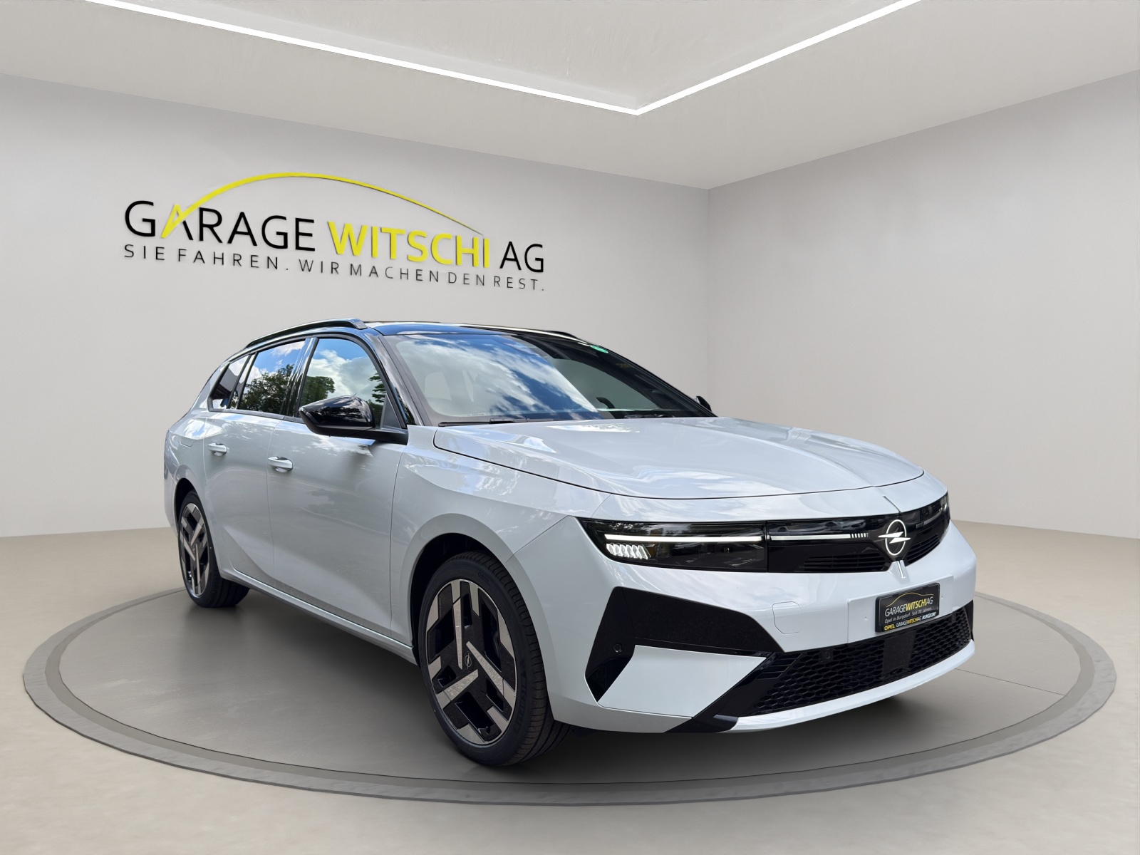 OPEL Astra Electric Sports Tourer Ultimate-showroom-element-3