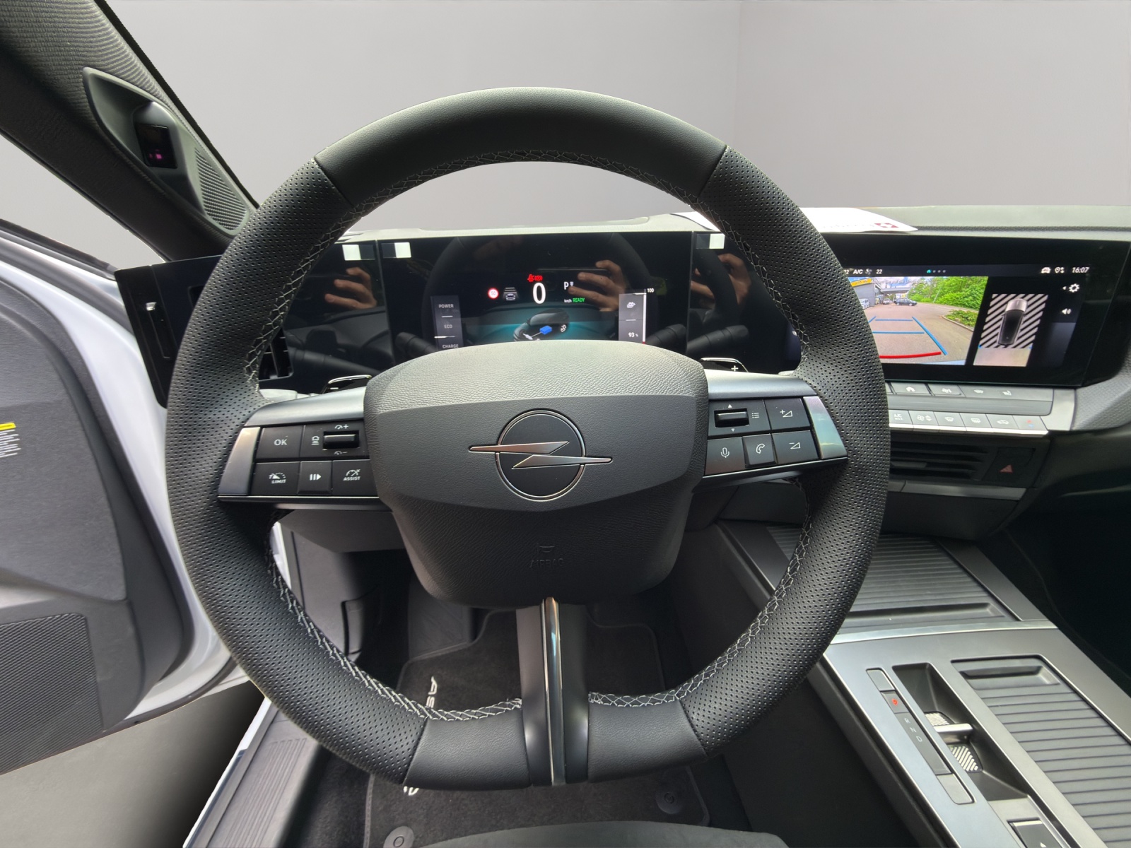 OPEL Astra Electric Sports Tourer Ultimate-image-14