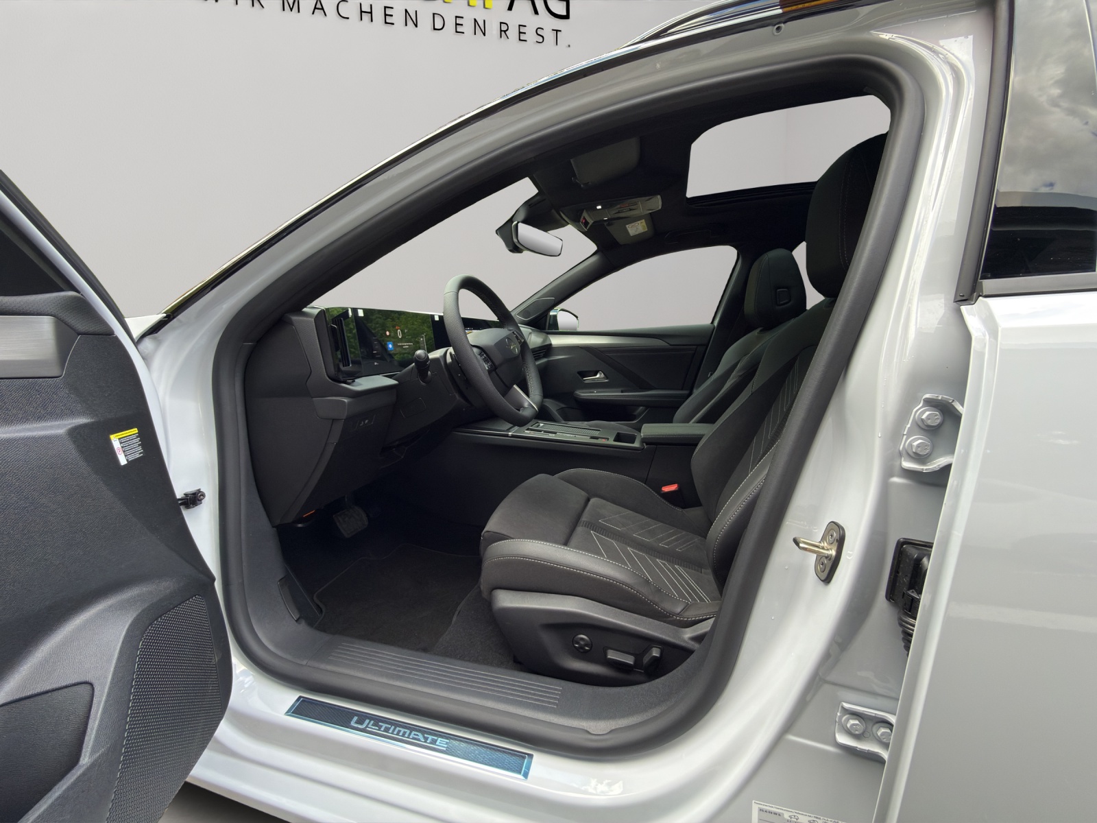 OPEL Astra Electric Sports Tourer Ultimate-image-12