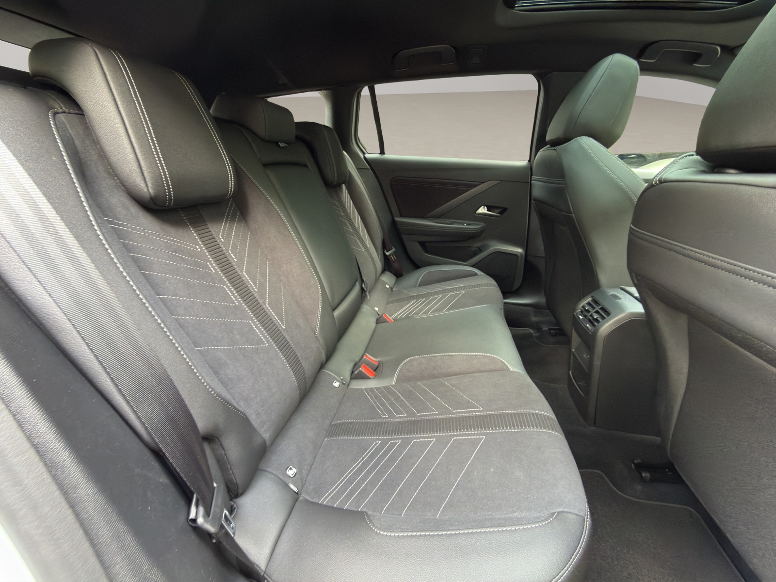 OPEL Astra Electric Sports Tourer Ultimate-image-20