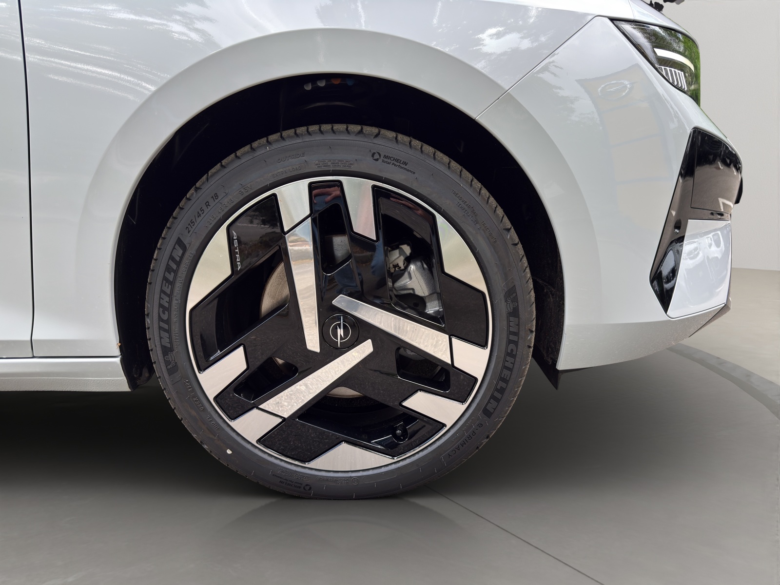 OPEL Astra Electric Sports Tourer Ultimate-image-25