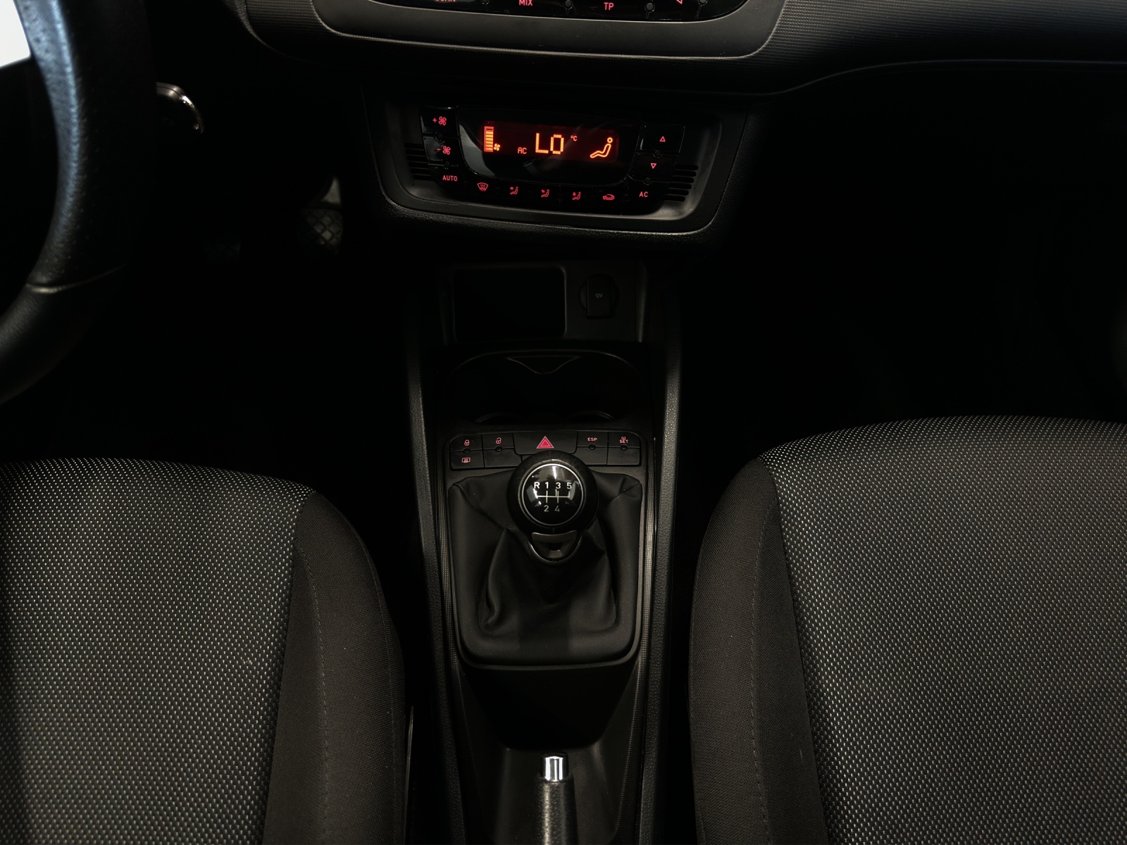 SEAT Ibiza 1.6 Style-image-11