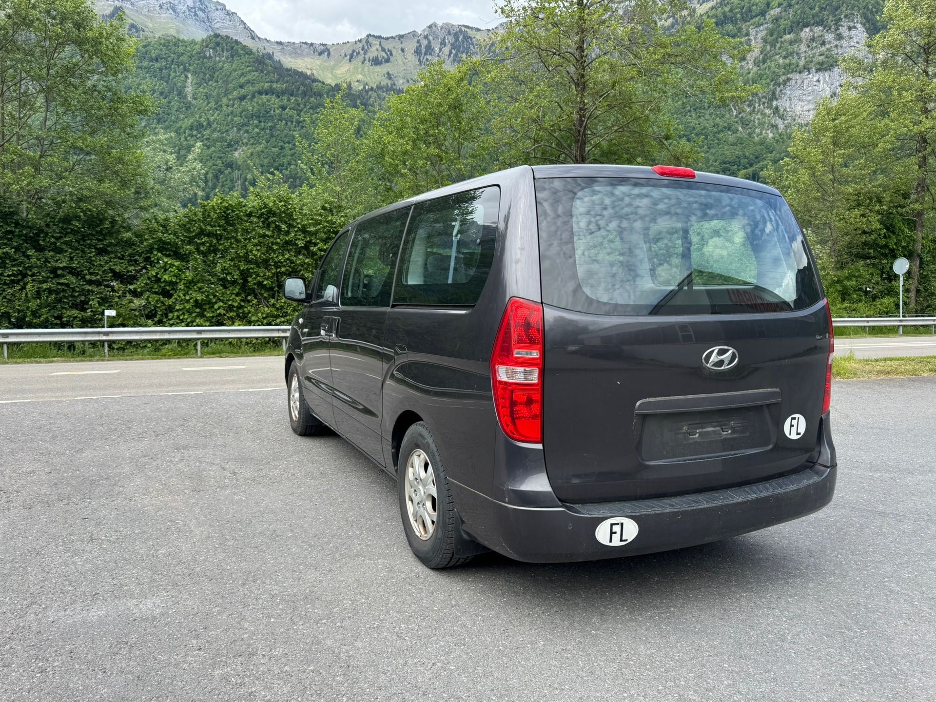 HYUNDAI H-1 People 2.5 CRDi-image-9