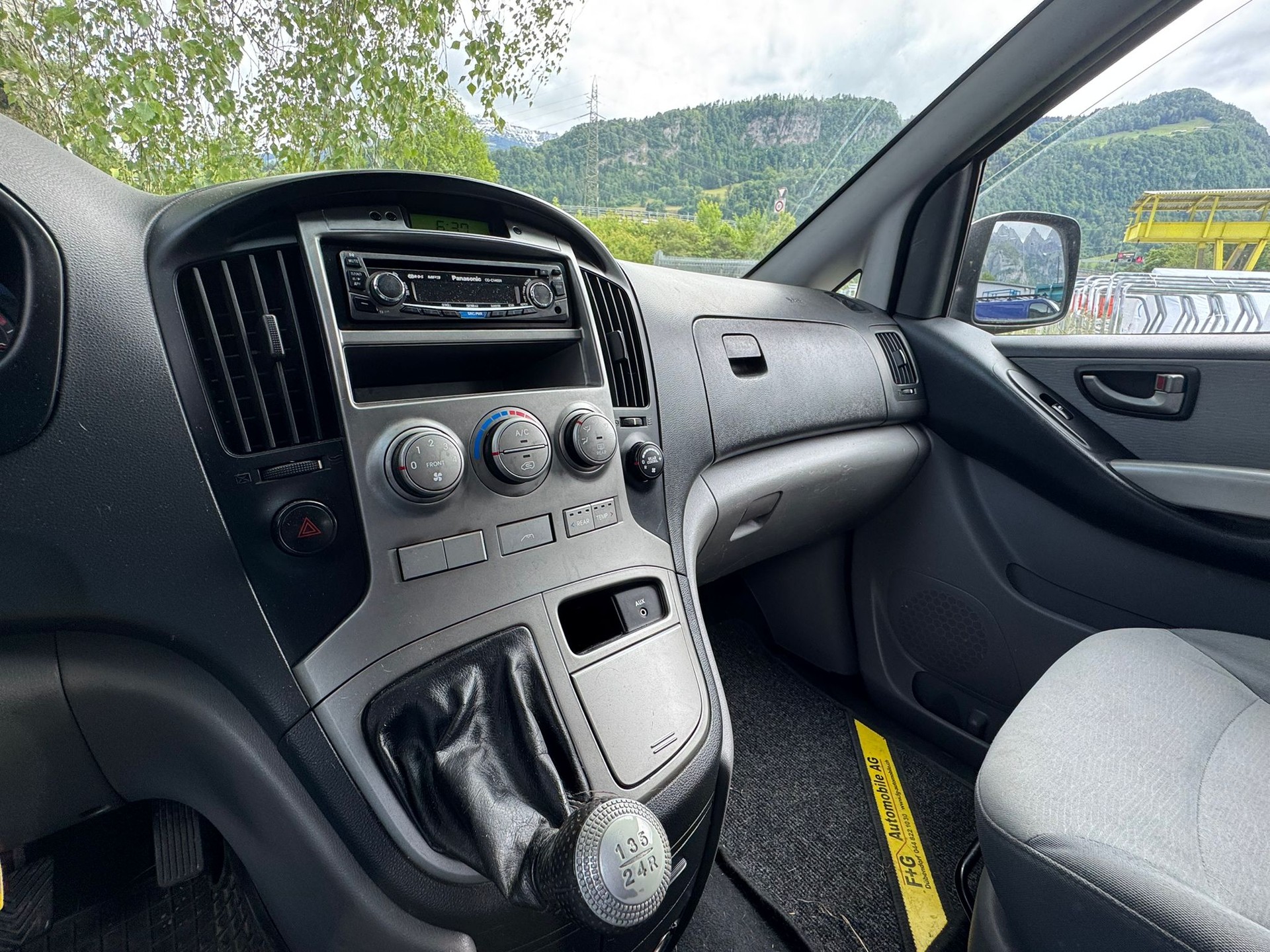 HYUNDAI H-1 People 2.5 CRDi-image-13