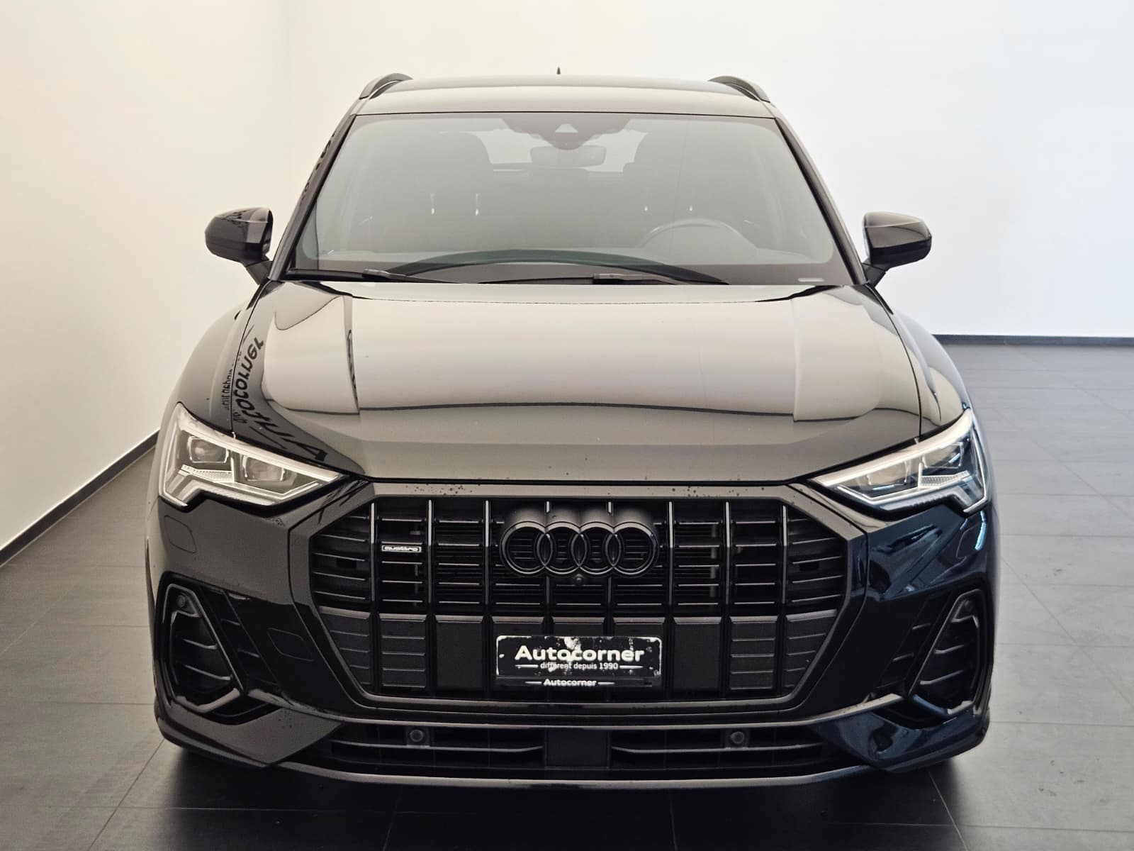 AUDI Q3 40 TFSI S line quattro S-tronic-showroom-element-3