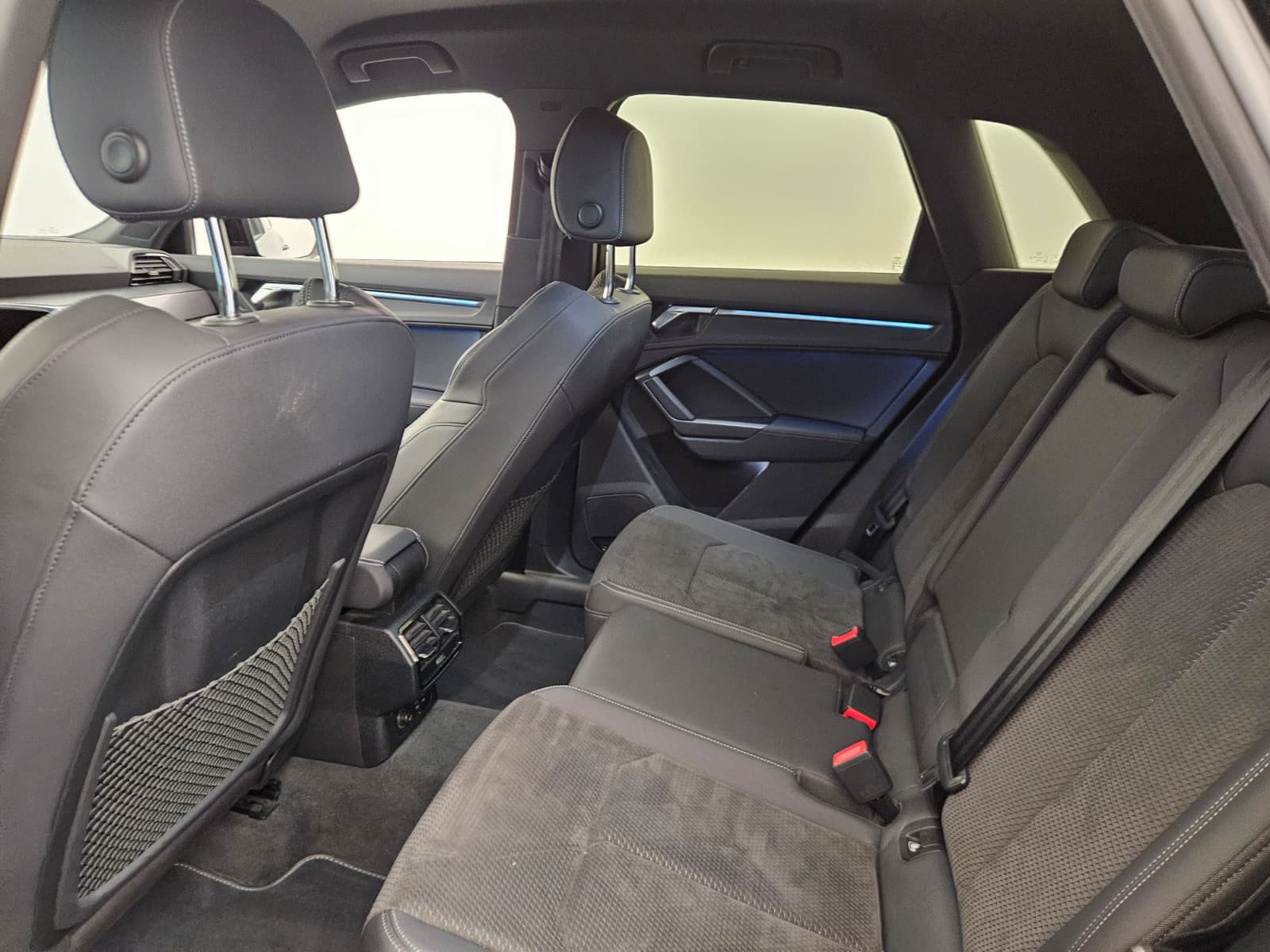 AUDI Q3 40 TFSI S line quattro S-tronic-image-12