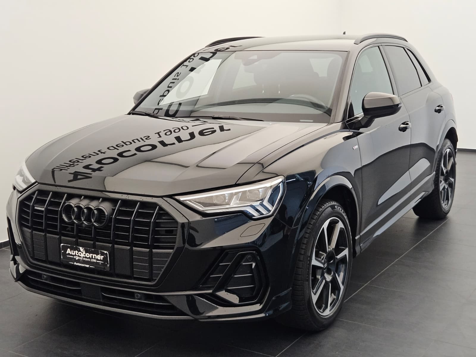 AUDI Q3 40 TFSI S line quattro S-tronic-showroom-element-2