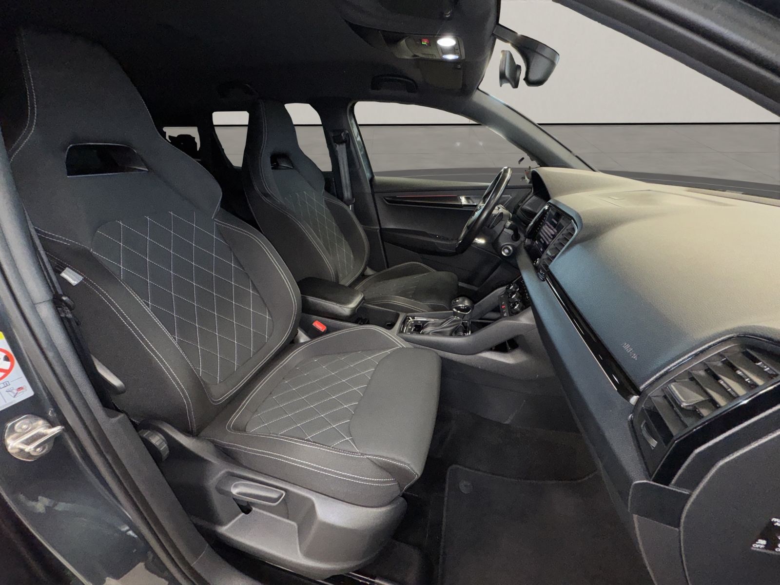 SKODA Karoq 2.0 TDI SportLine 4x4 DSG-image-12