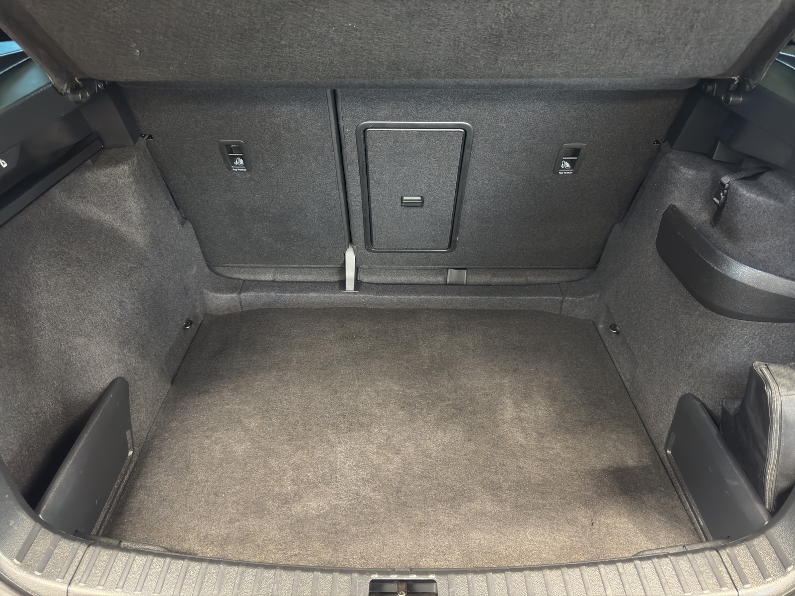 SKODA Karoq 2.0 TDI SportLine 4x4 DSG-image-15
