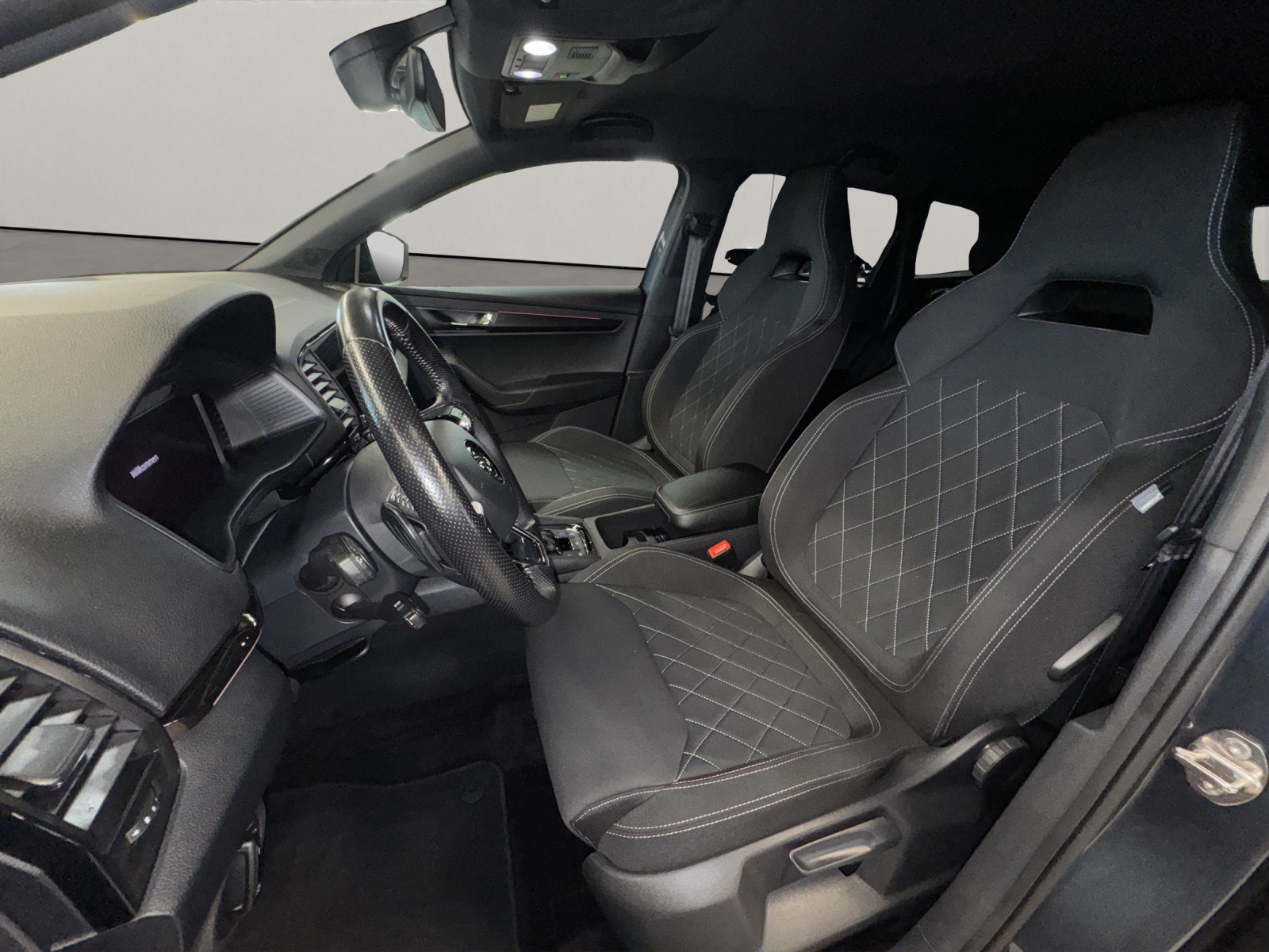 SKODA Karoq 2.0 TDI SportLine 4x4 DSG-image-8