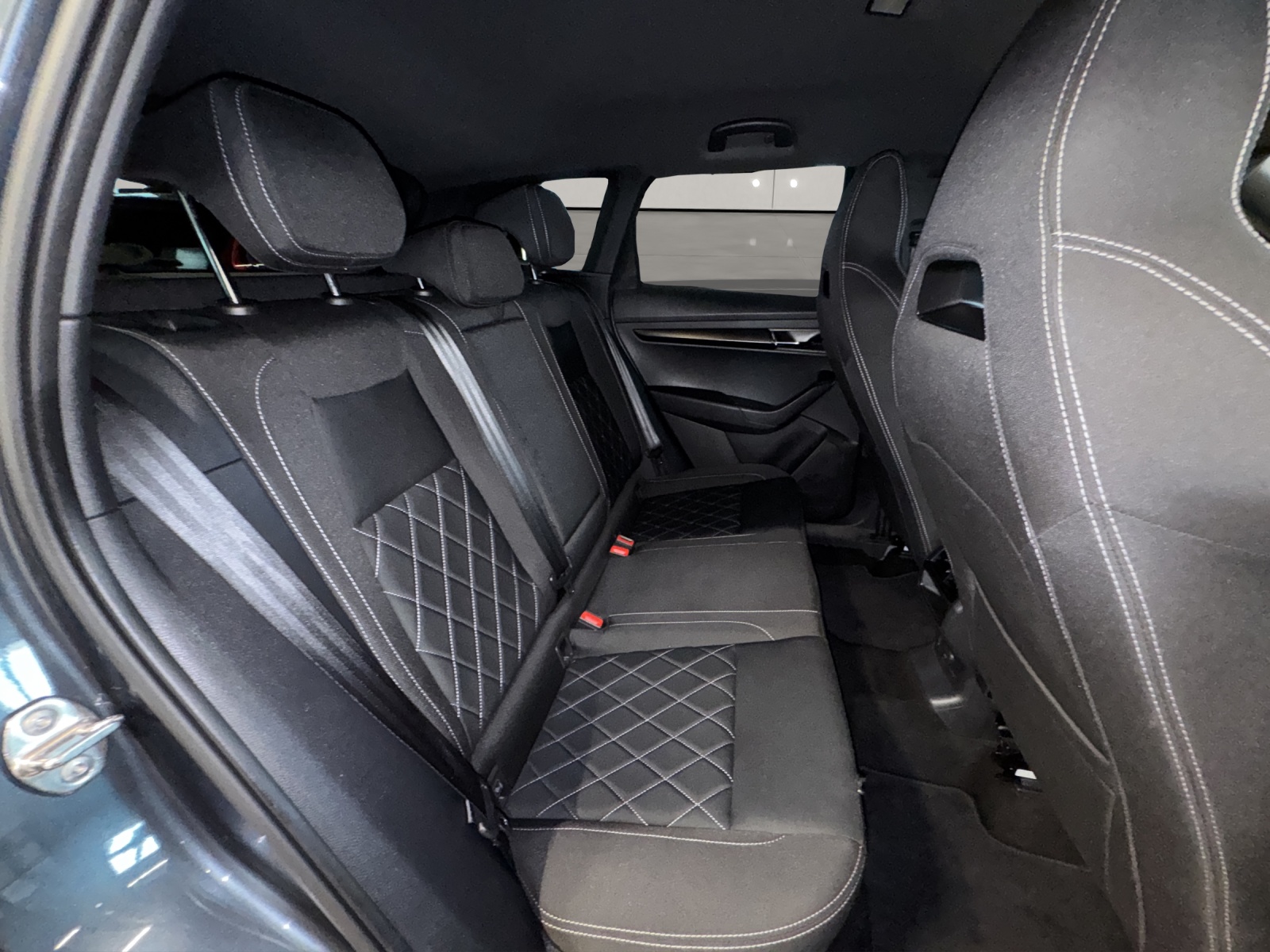 SKODA Karoq 2.0 TDI SportLine 4x4 DSG-image-14