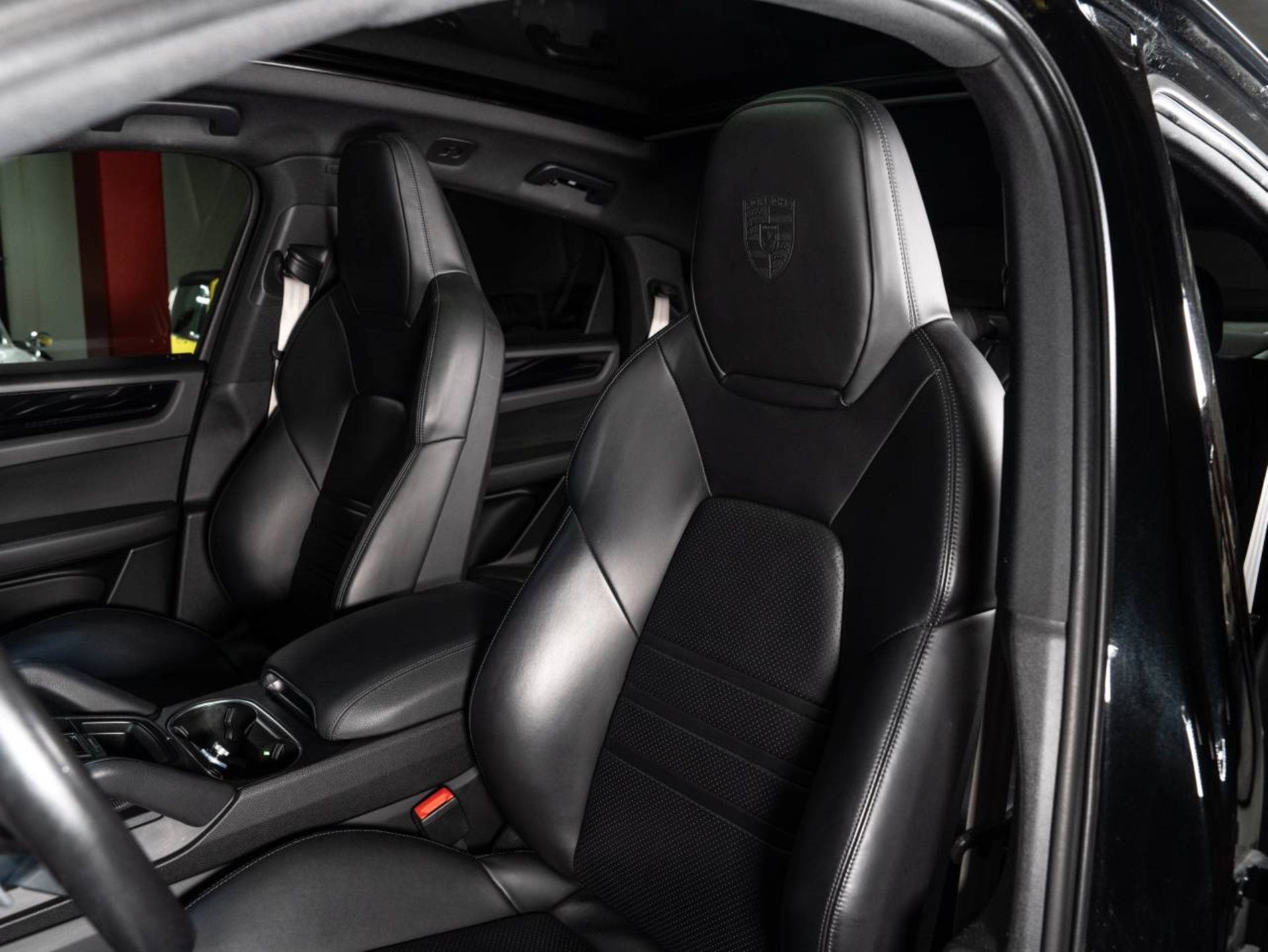 PORSCHE Cayenne E-Hybrid Coupé Platinum Edition (MY23)-image-4