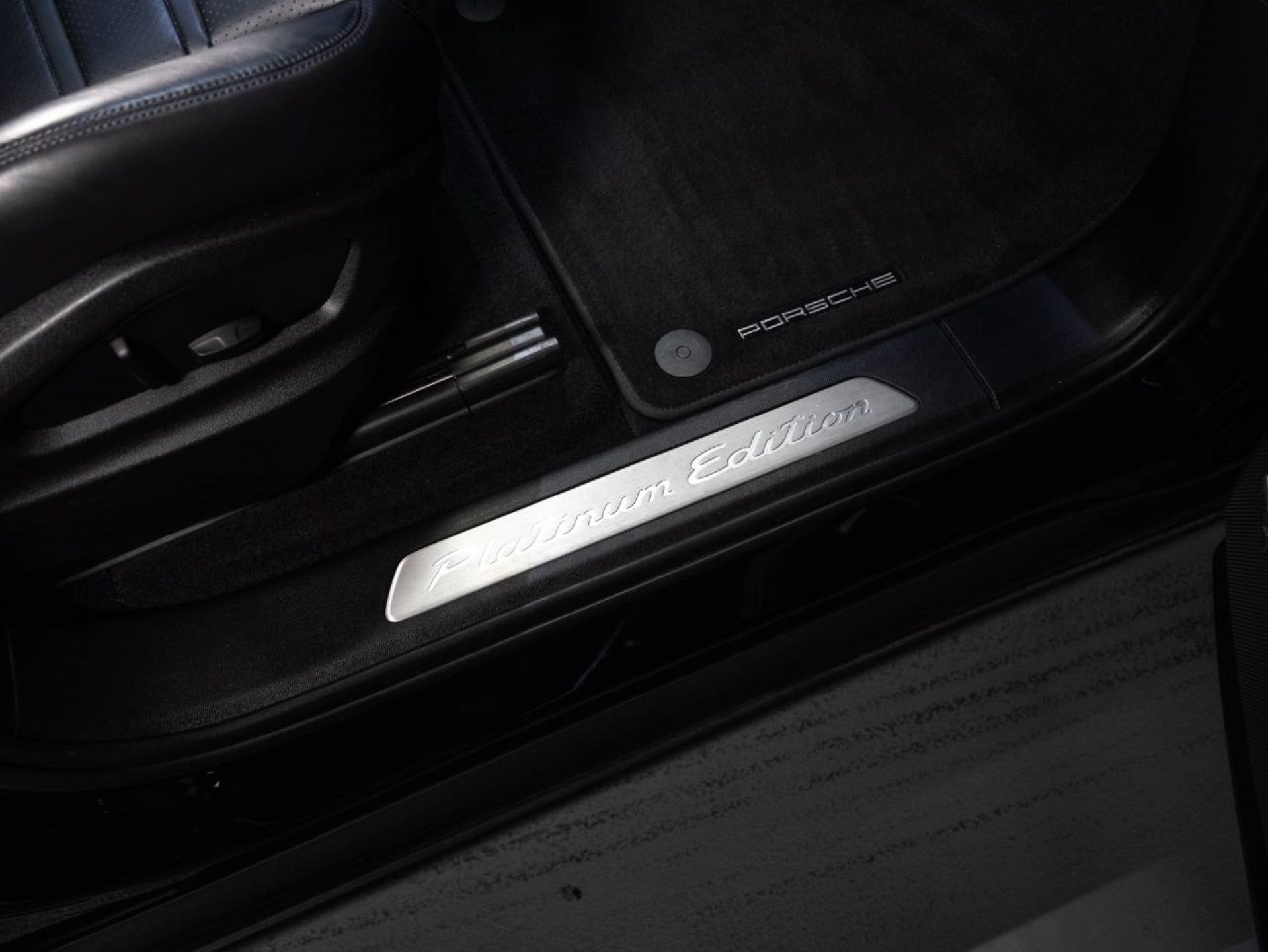 PORSCHE Cayenne E-Hybrid Coupé Platinum Edition (MY23)-image-19