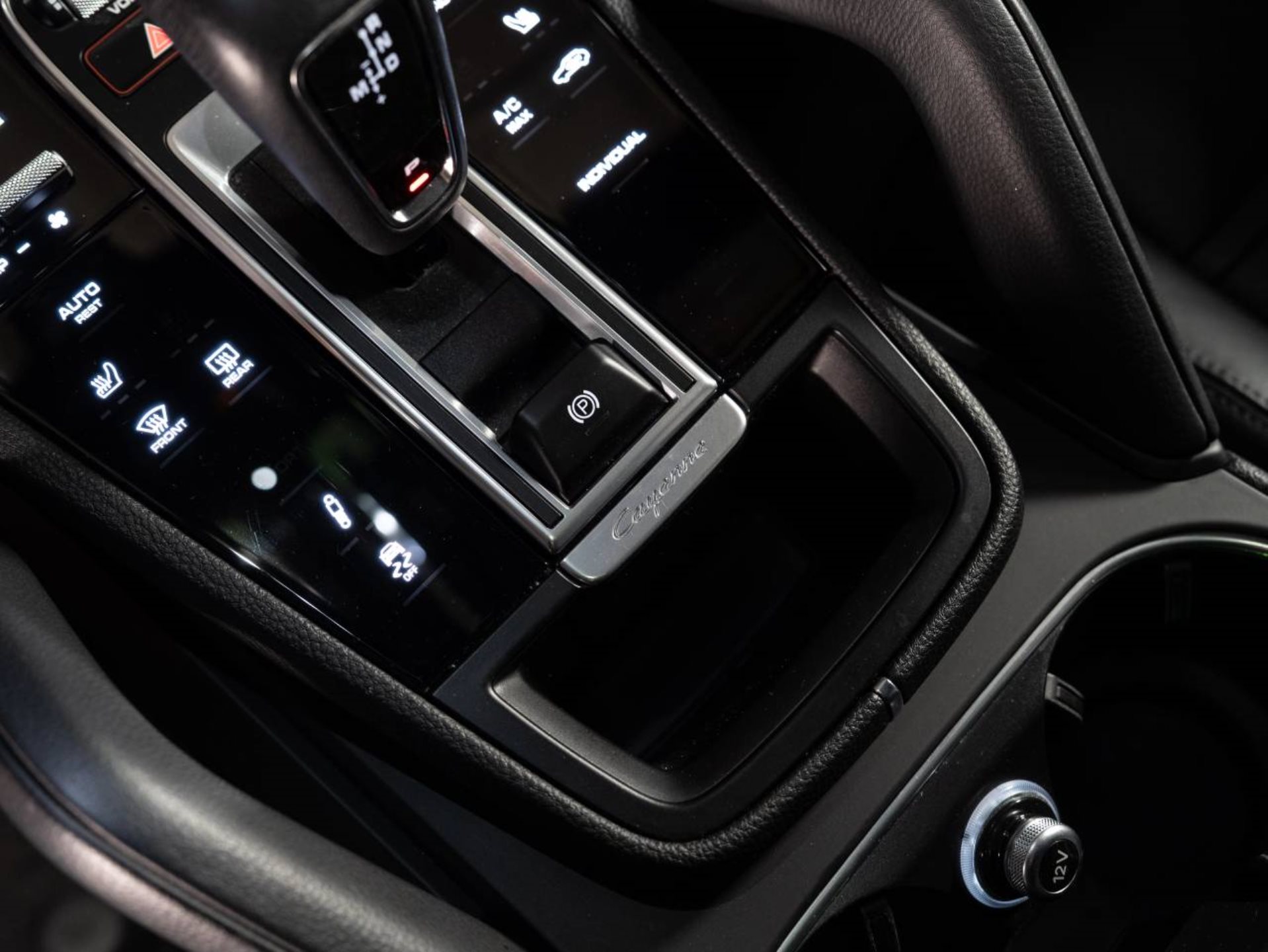 PORSCHE Cayenne E-Hybrid Coupé Platinum Edition (MY23)-image-14