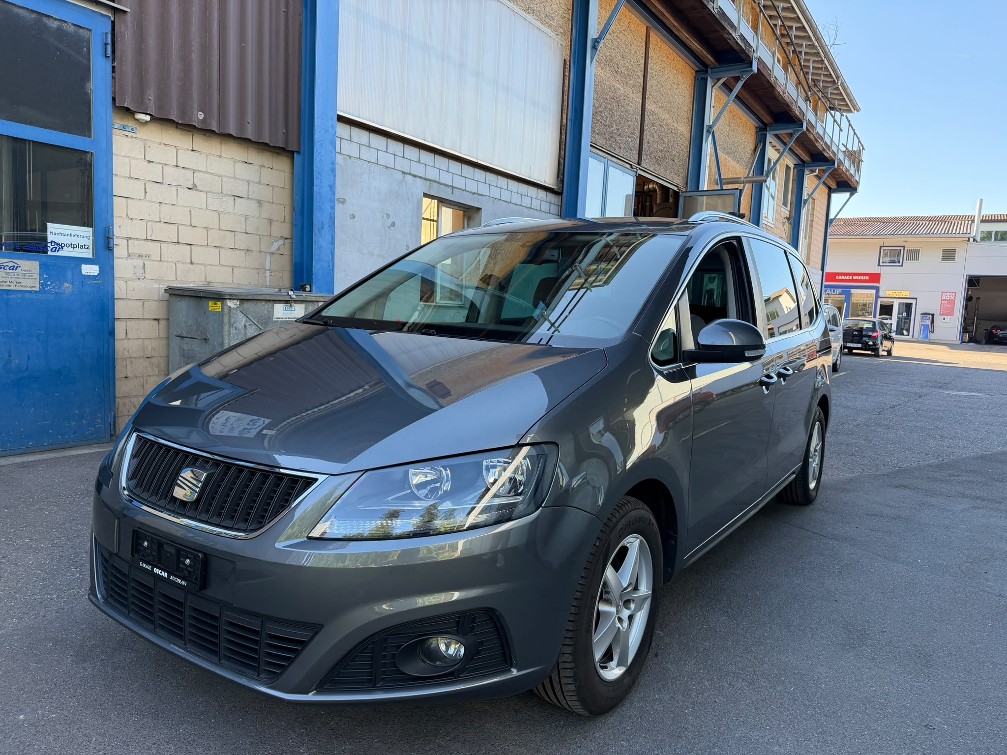 Car photo