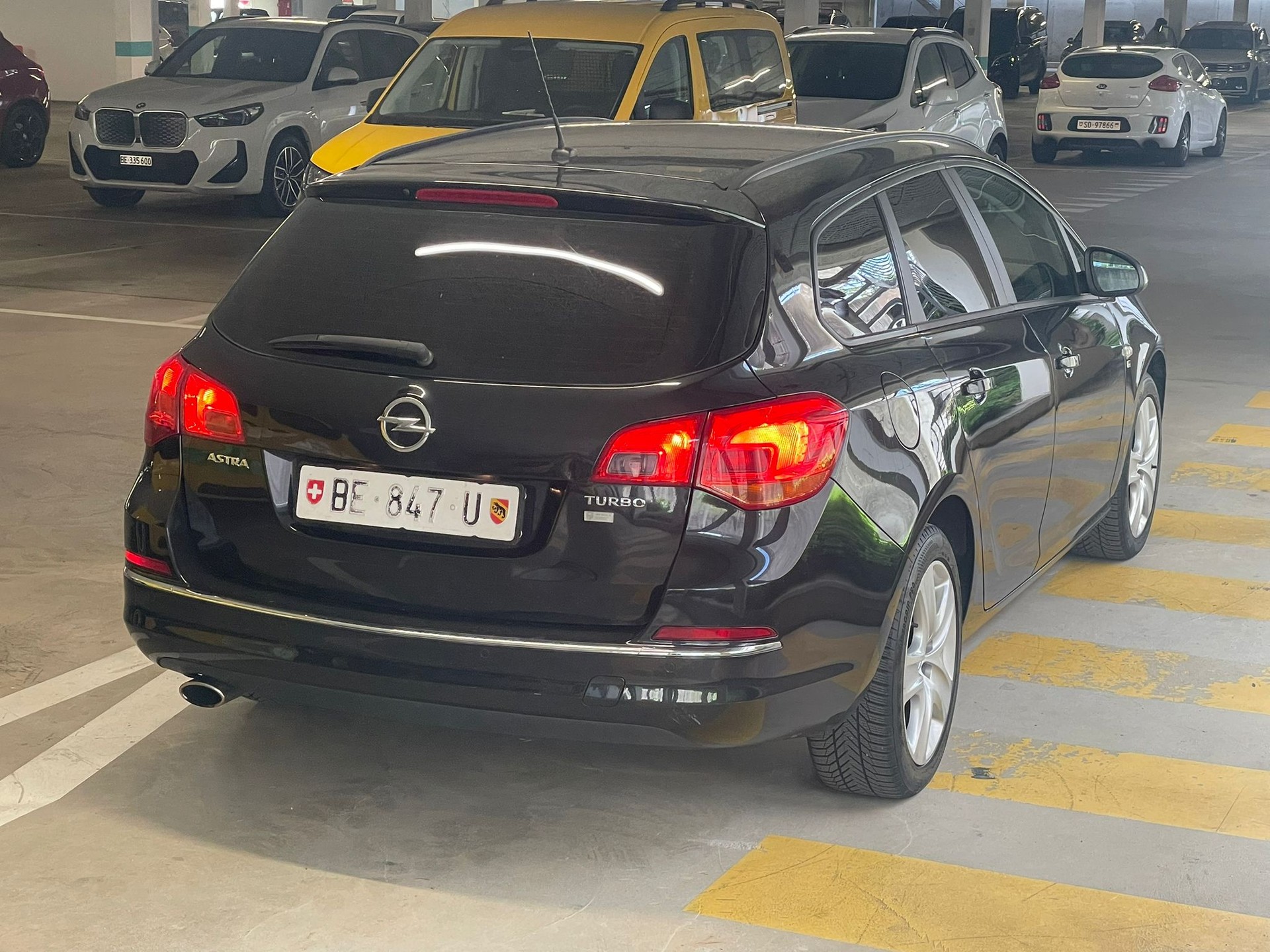 OPEL Astra ST 1.4i 16V Turbo Anniversary Ed-image-5