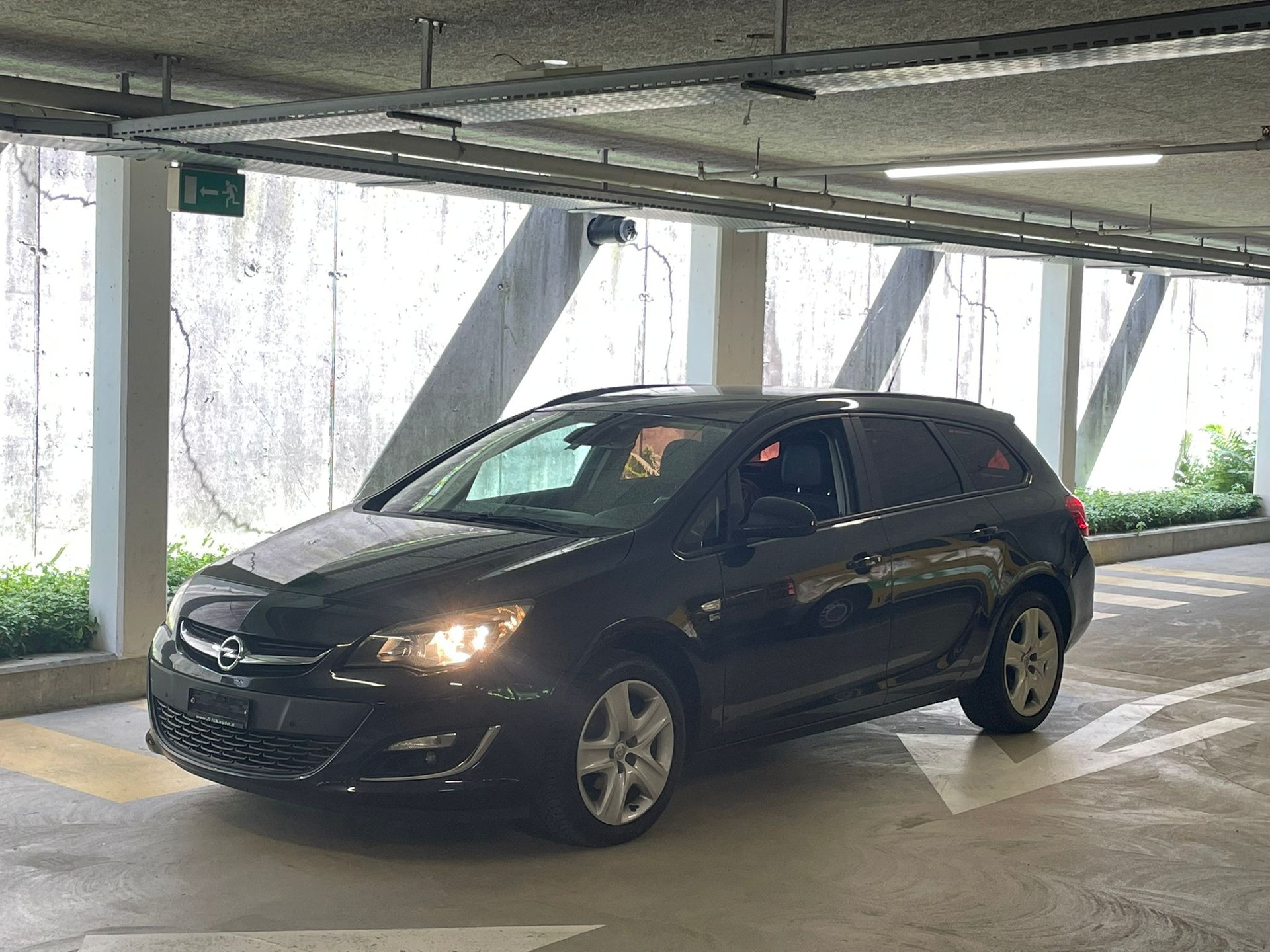 OPEL Astra ST 1.4i 16V Turbo Anniversary Ed-showroom-element-1