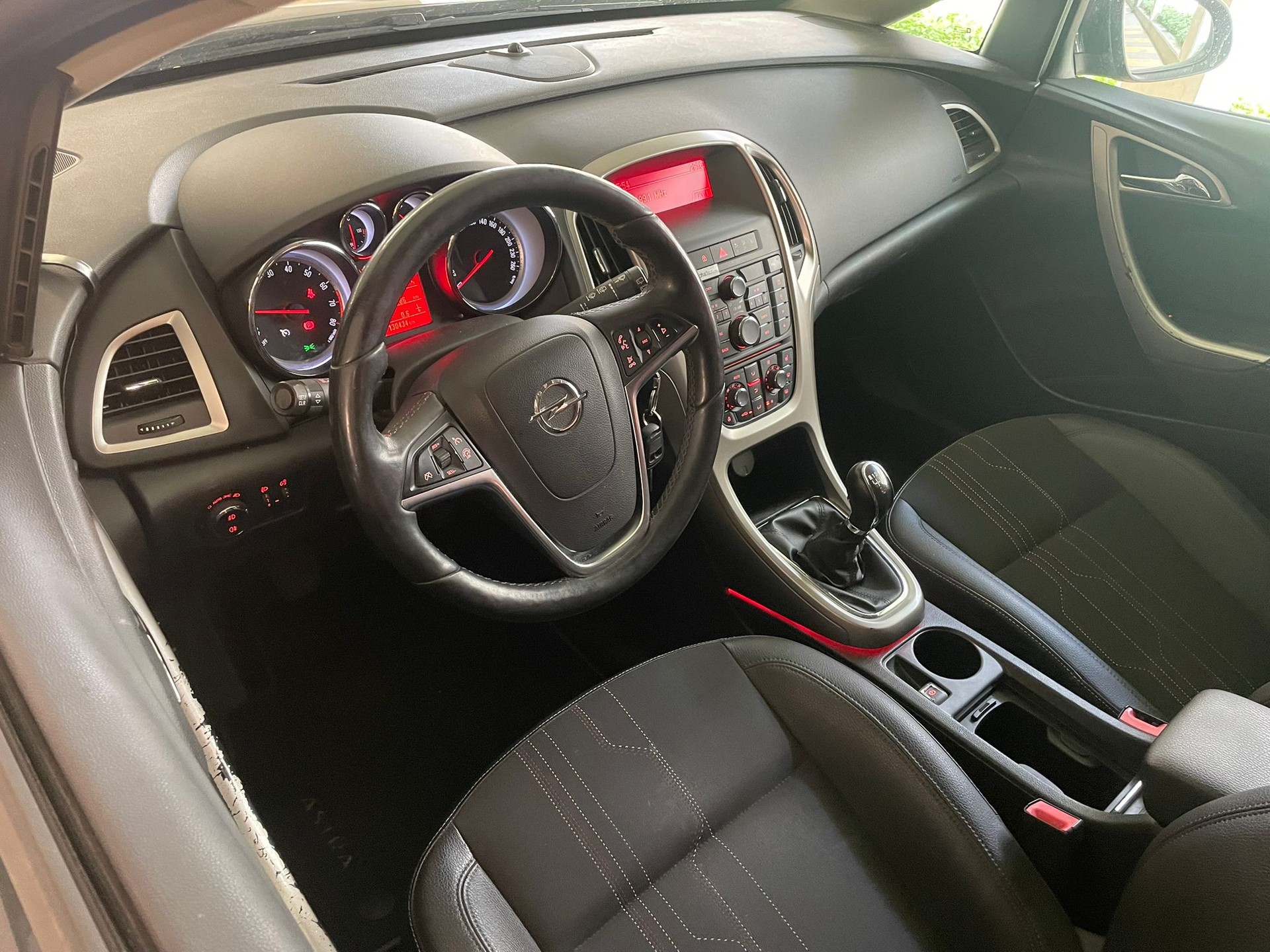 OPEL Astra ST 1.4i 16V Turbo Anniversary Ed-image-8