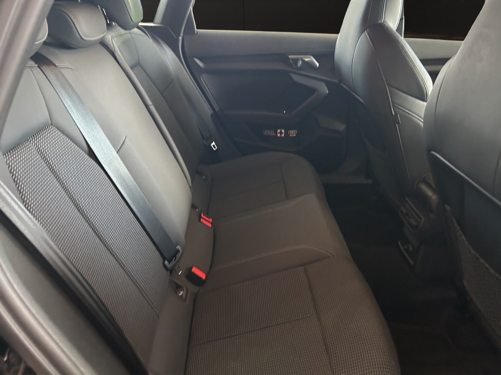AUDI A3 Sportback 35 TFSI advanced Attraction S-tronic-image-16