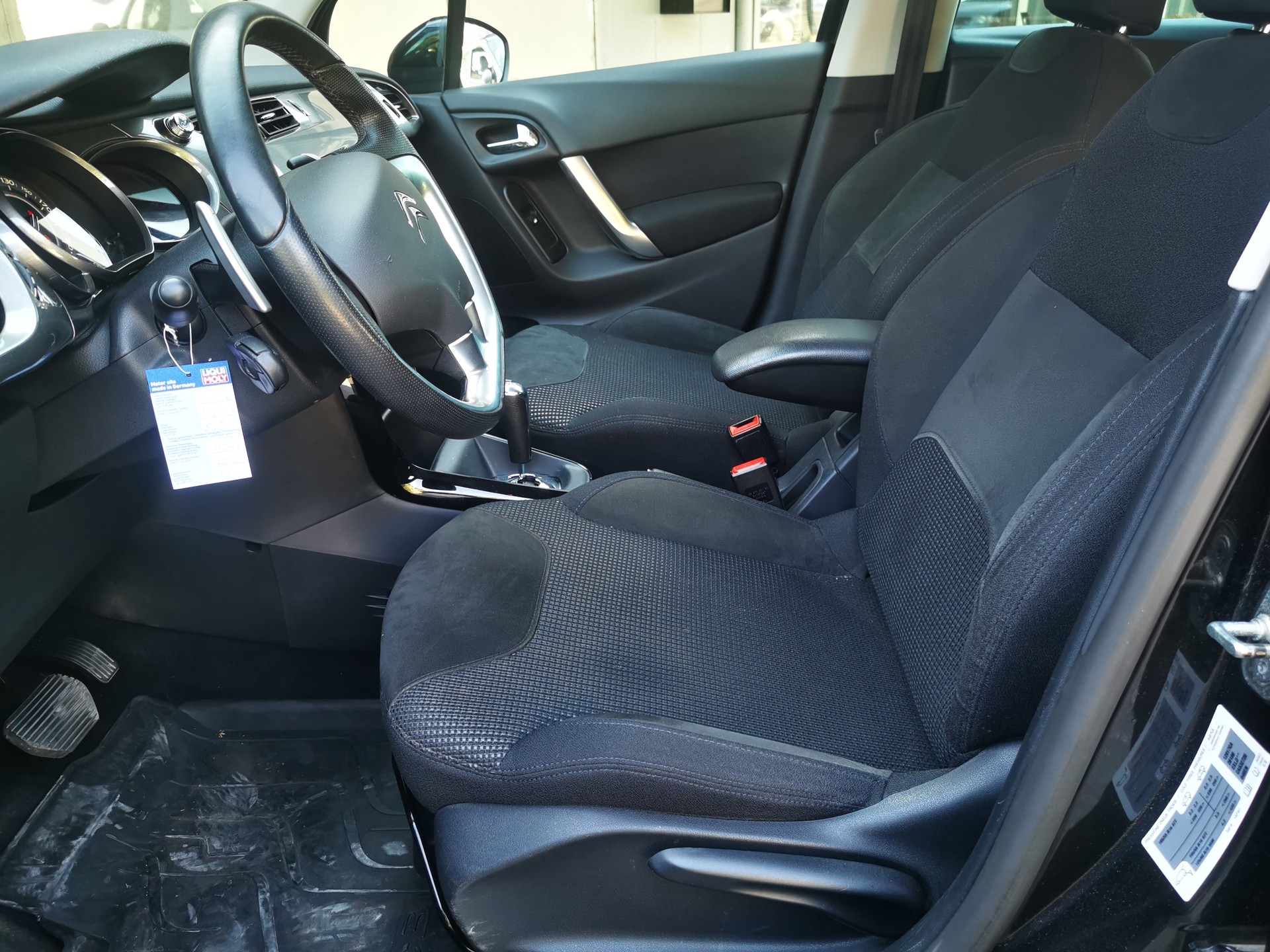 CITROEN C3 1.4i 16V Exclusive EGS5-image-6