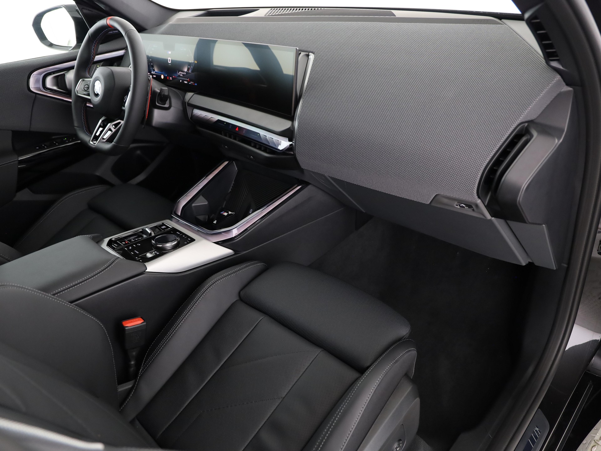 BMW X3 M50i-image-11