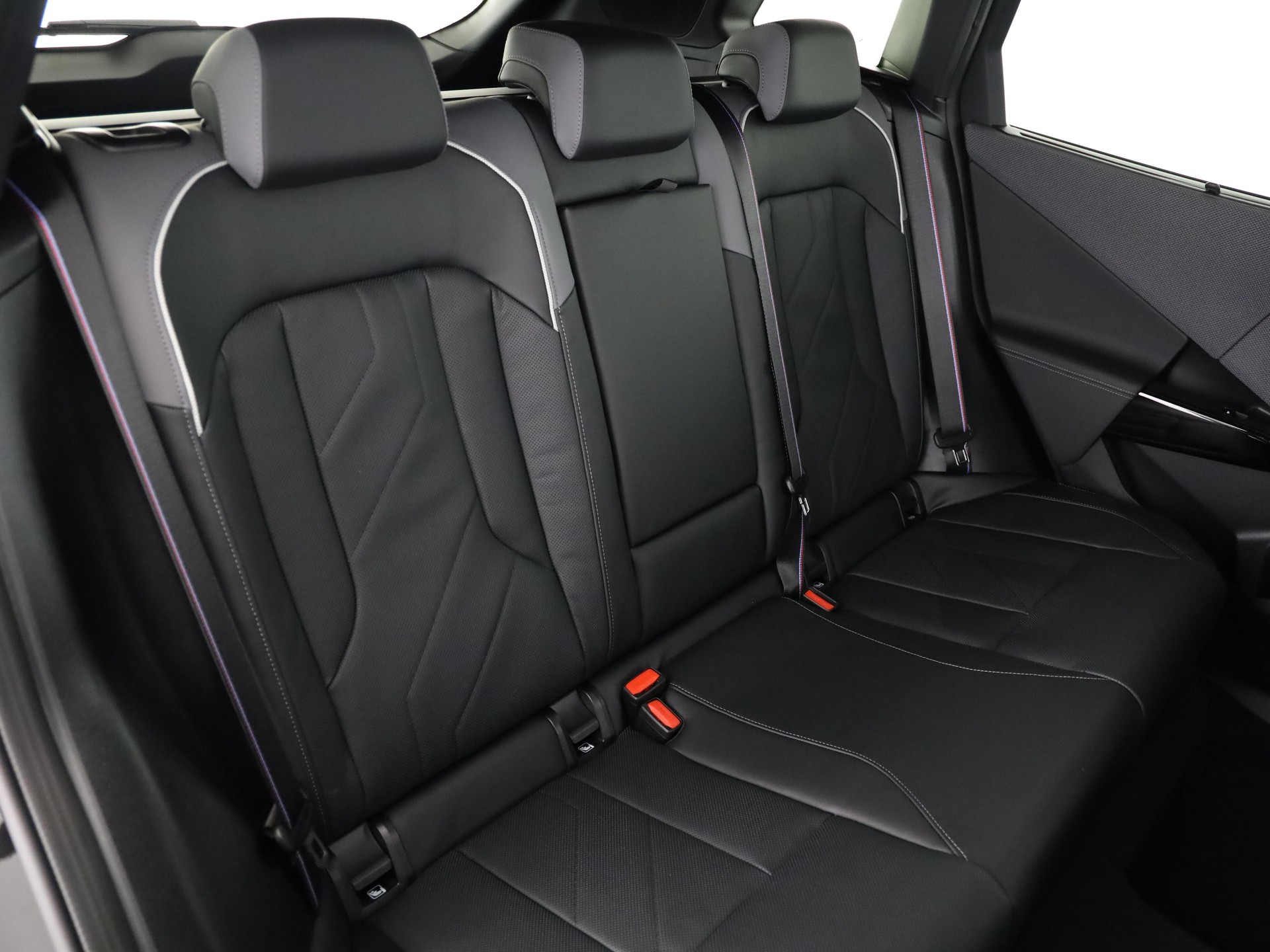 BMW X3 M50i-image-12