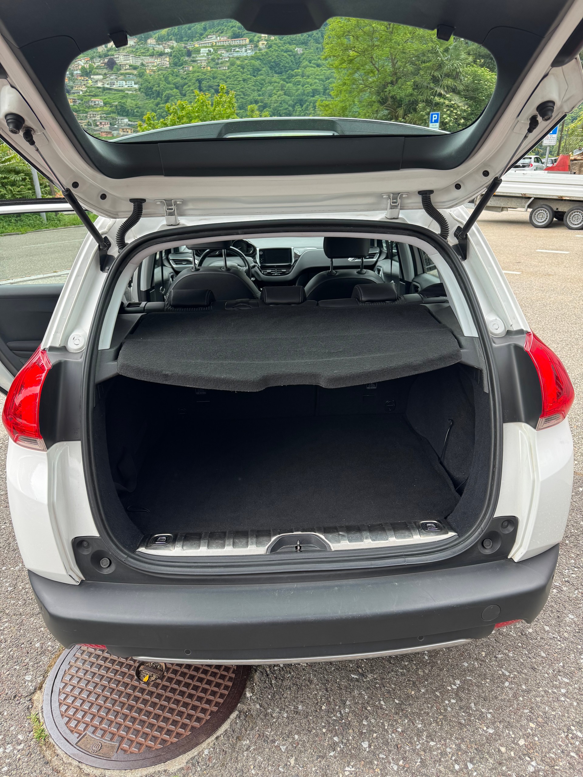 PEUGEOT 1.2 PureTech 110 Allure S/S-image-5