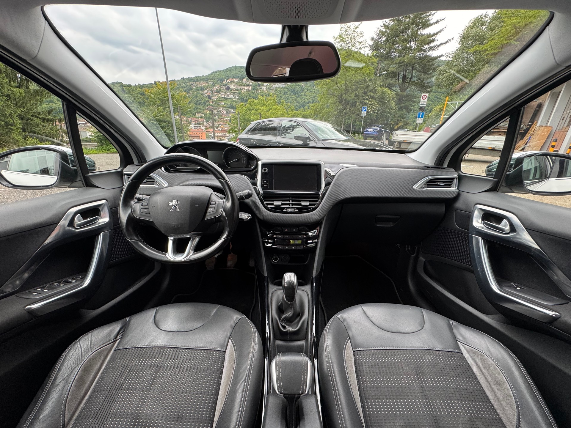PEUGEOT 1.2 PureTech 110 Allure S/S-image-3
