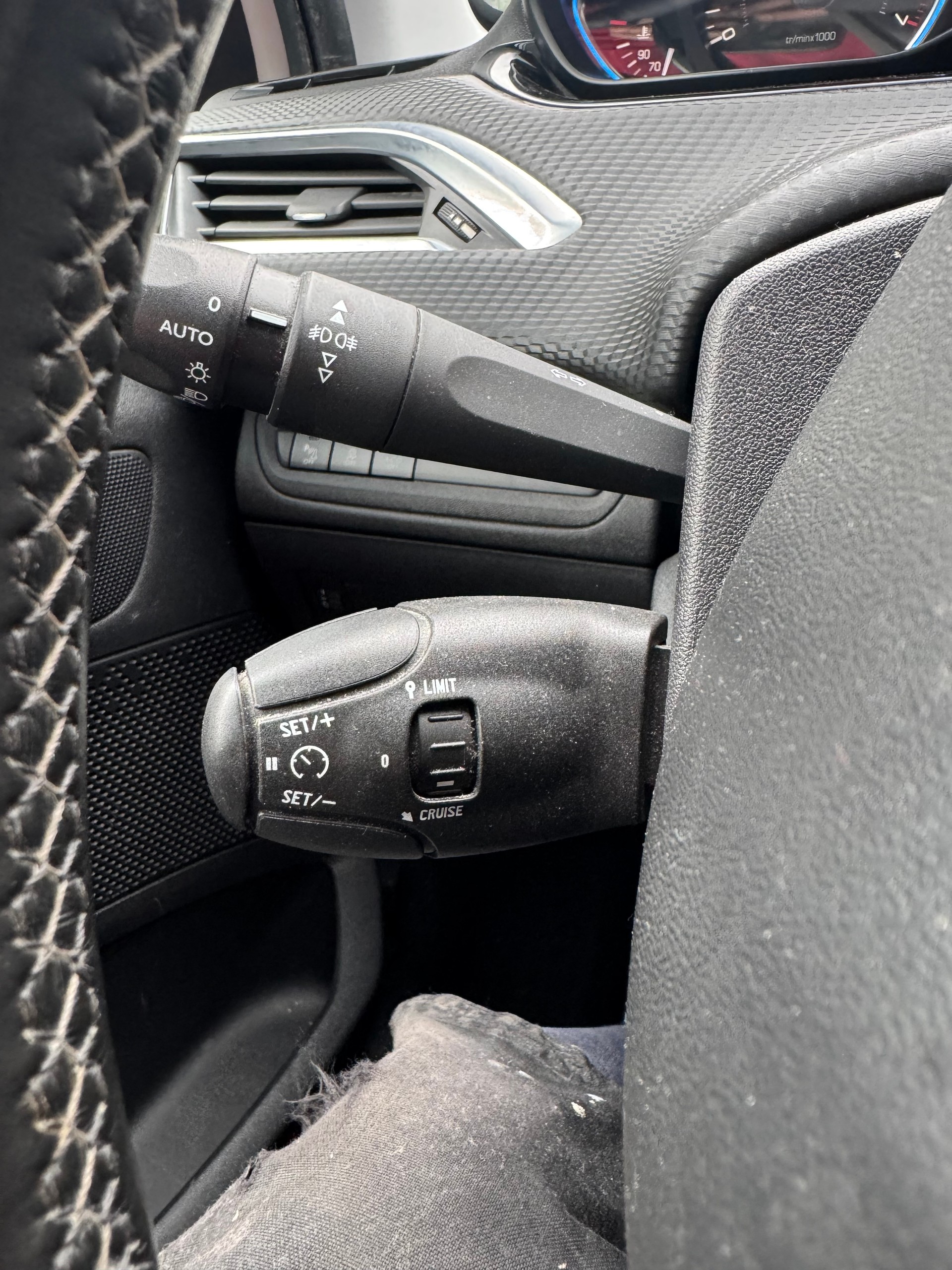 PEUGEOT 1.2 PureTech 110 Allure S/S-image-4