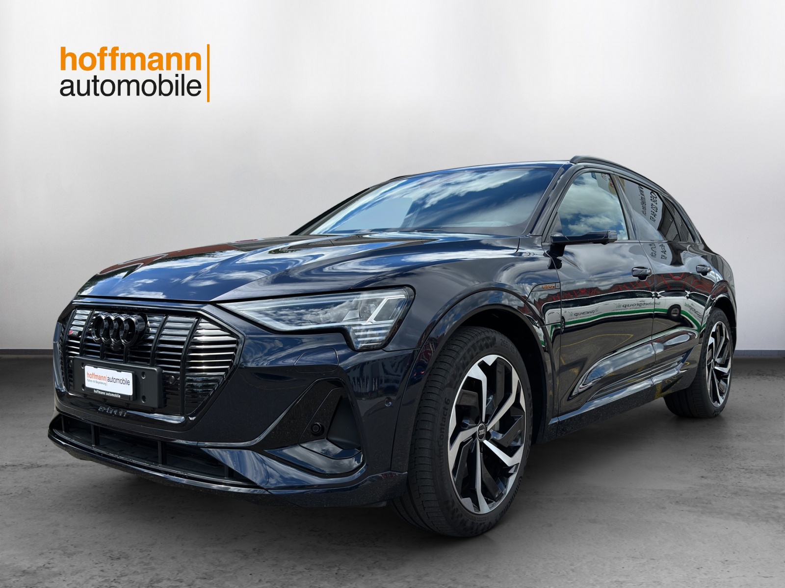 AUDI e-tron 55 S Line Black Edition quattro-image-0