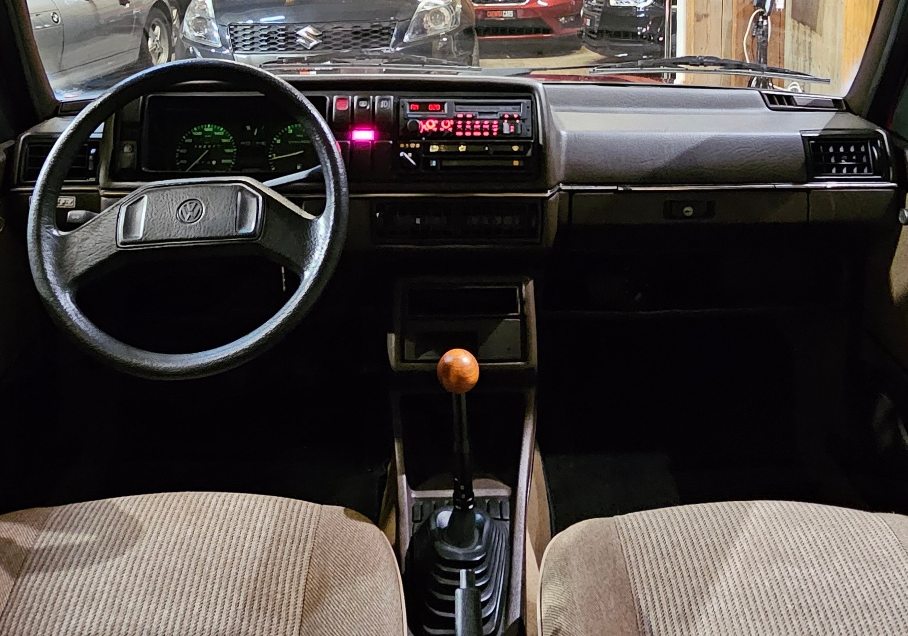 VW Golf 1800 GL-image-11