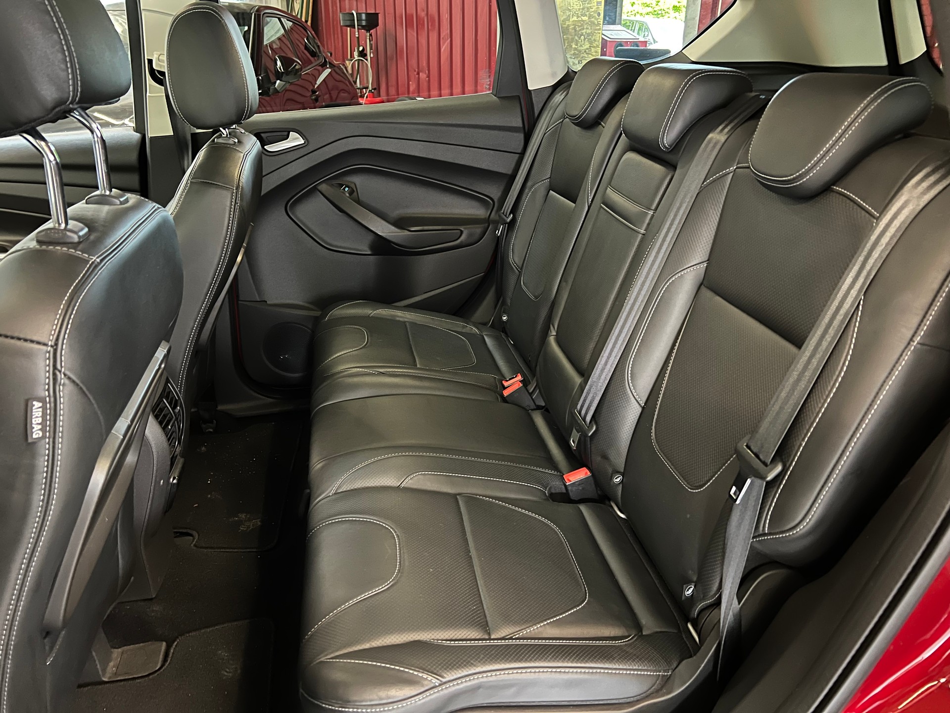 FORD Kuga 2.0 TDCi Titanium S 4WD PowerShift-image-7