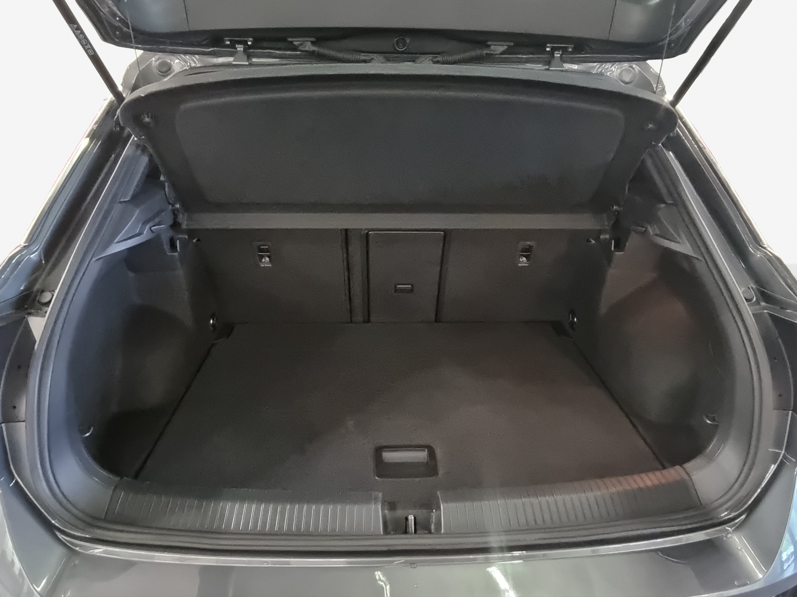 VW T-Roc 2.0 TSI R-Line DSG 4Motion-image-12